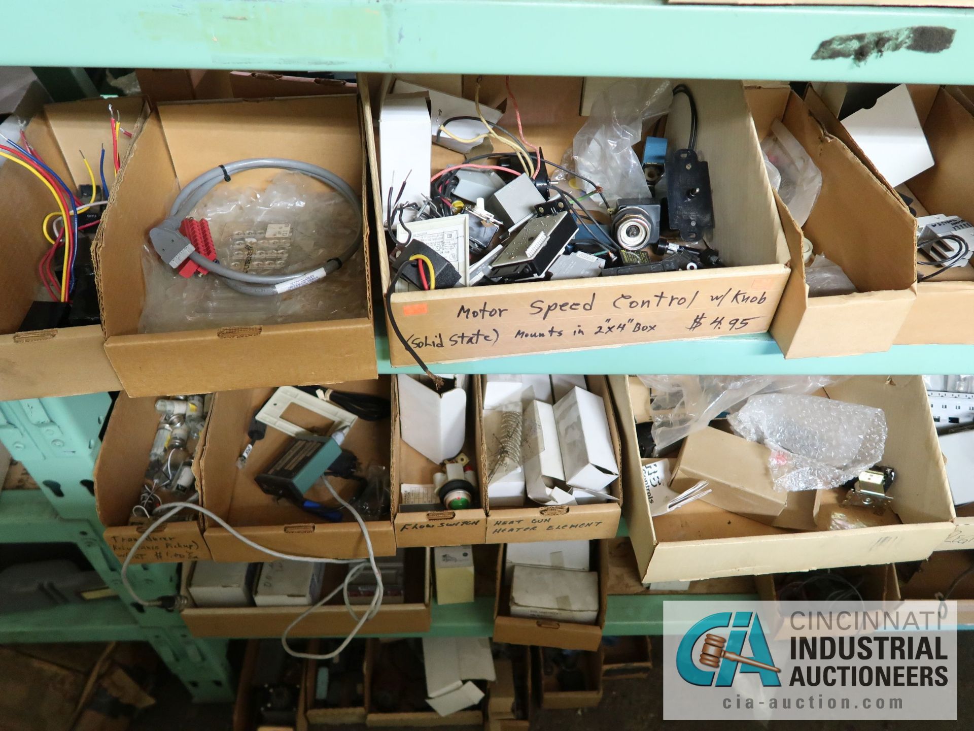 (LOT) CONTENTS OF (3) SECTION GREEN RACK - ALLEN BRADLEY ELECTRICAL COMPONENTS, INDUSTRIAL - Image 12 of 25