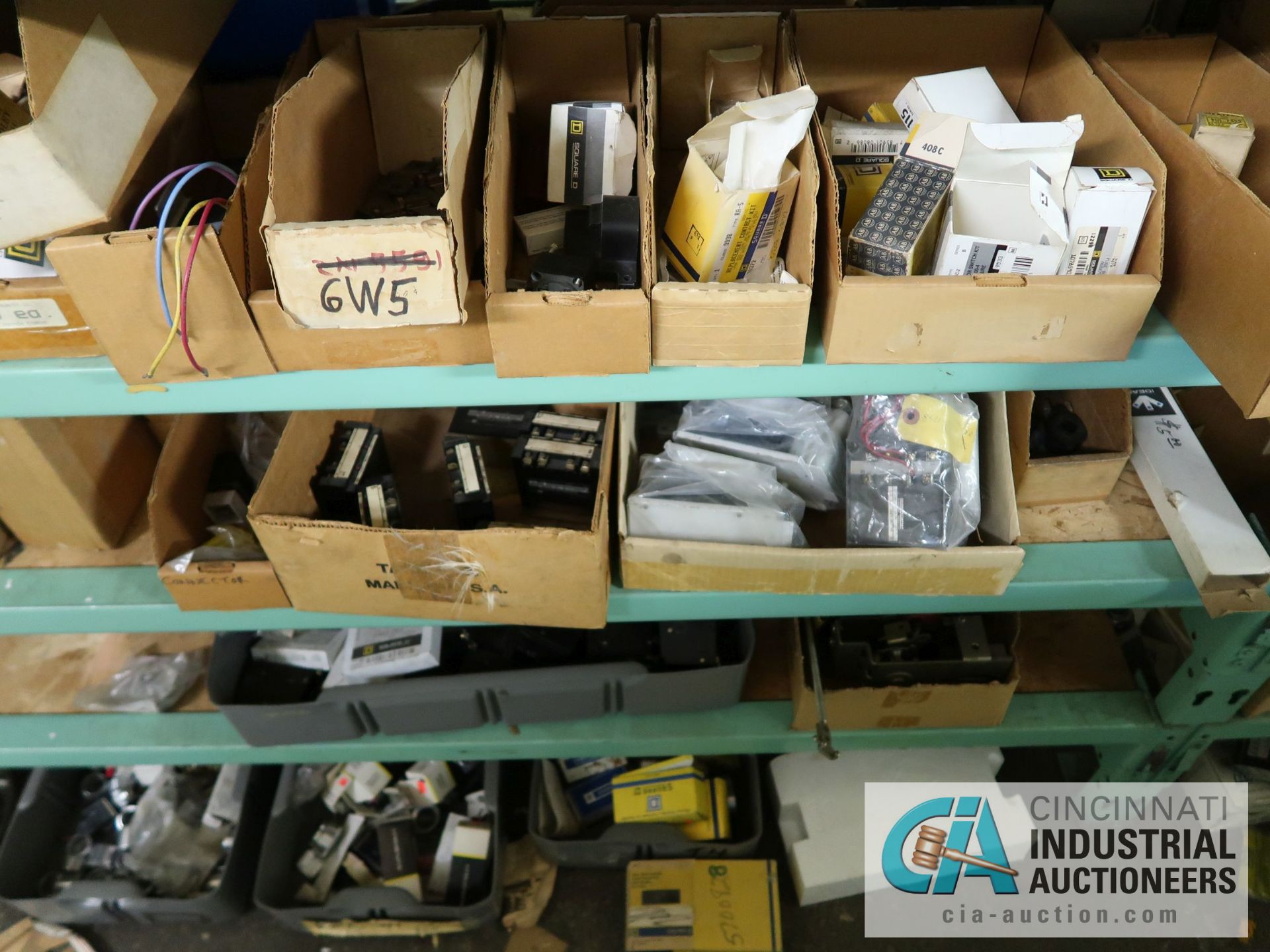 (LOT) CONTENTS OF (3) SECTION GREEN RACK - ALLEN BRADLEY ELECTRICAL COMPONENTS, INDUSTRIAL - Image 4 of 25
