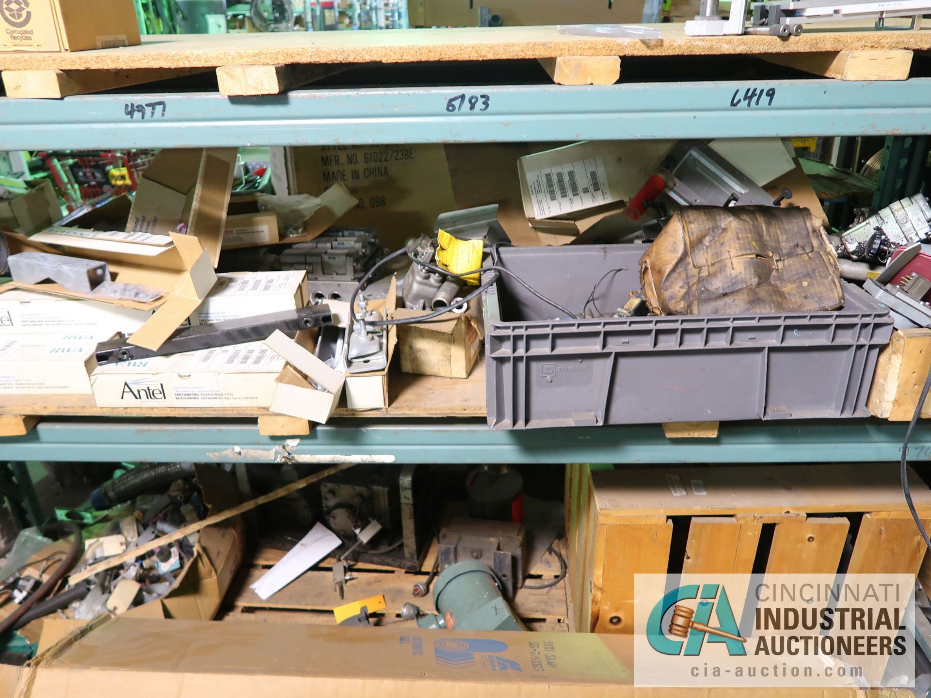 (LOT) MISCELLANEOUS HARDWARE AND MACHINE PARTS ON (4) SECTIONS OF RACK - Image 4 of 9