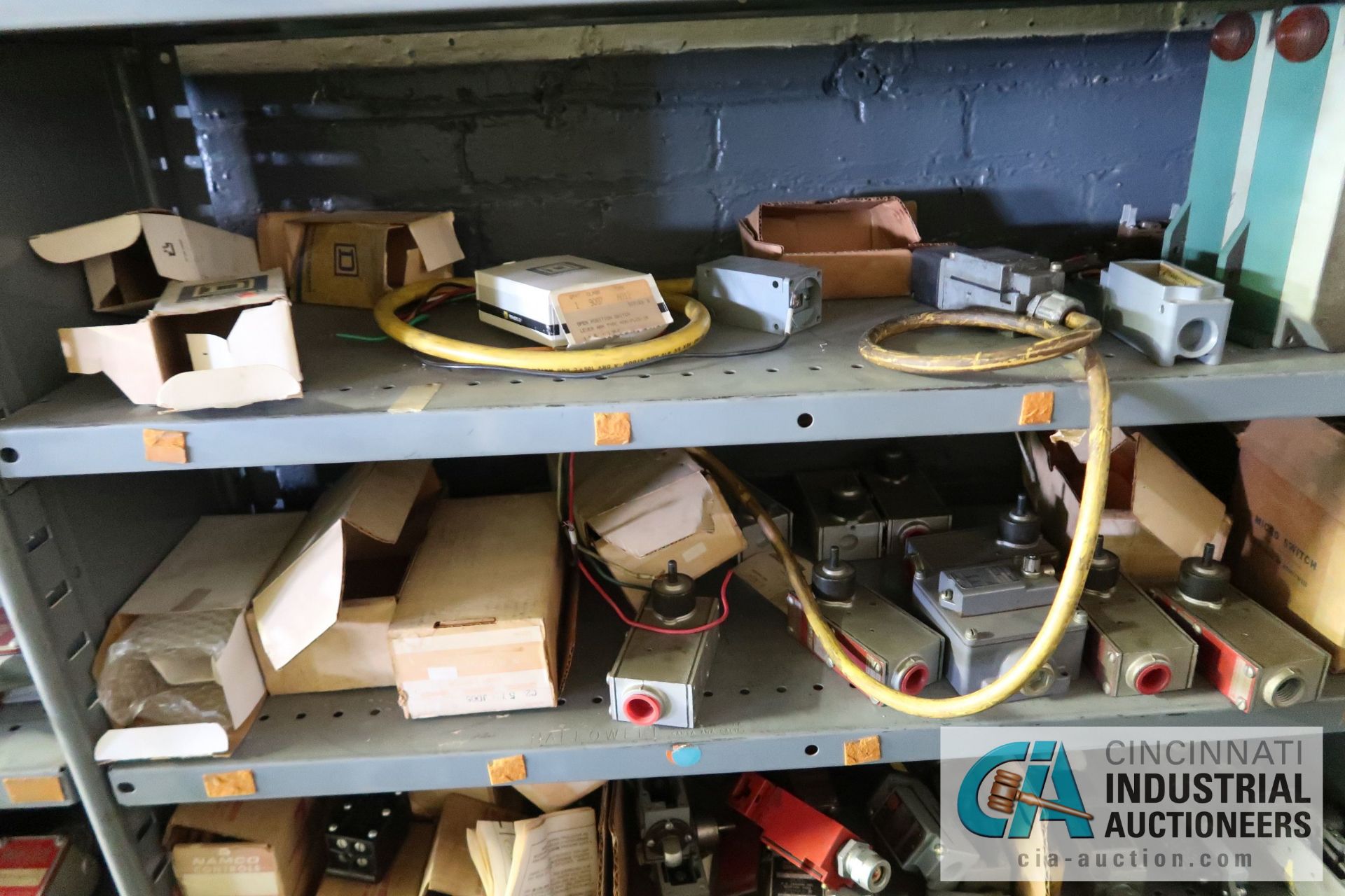 (LOT) CONTENTS OF (10) SECTION SHELVING AND (1) GREEN RACK - ELECTRICAL - PUSH SWITCHES, NAMCO - Image 14 of 27