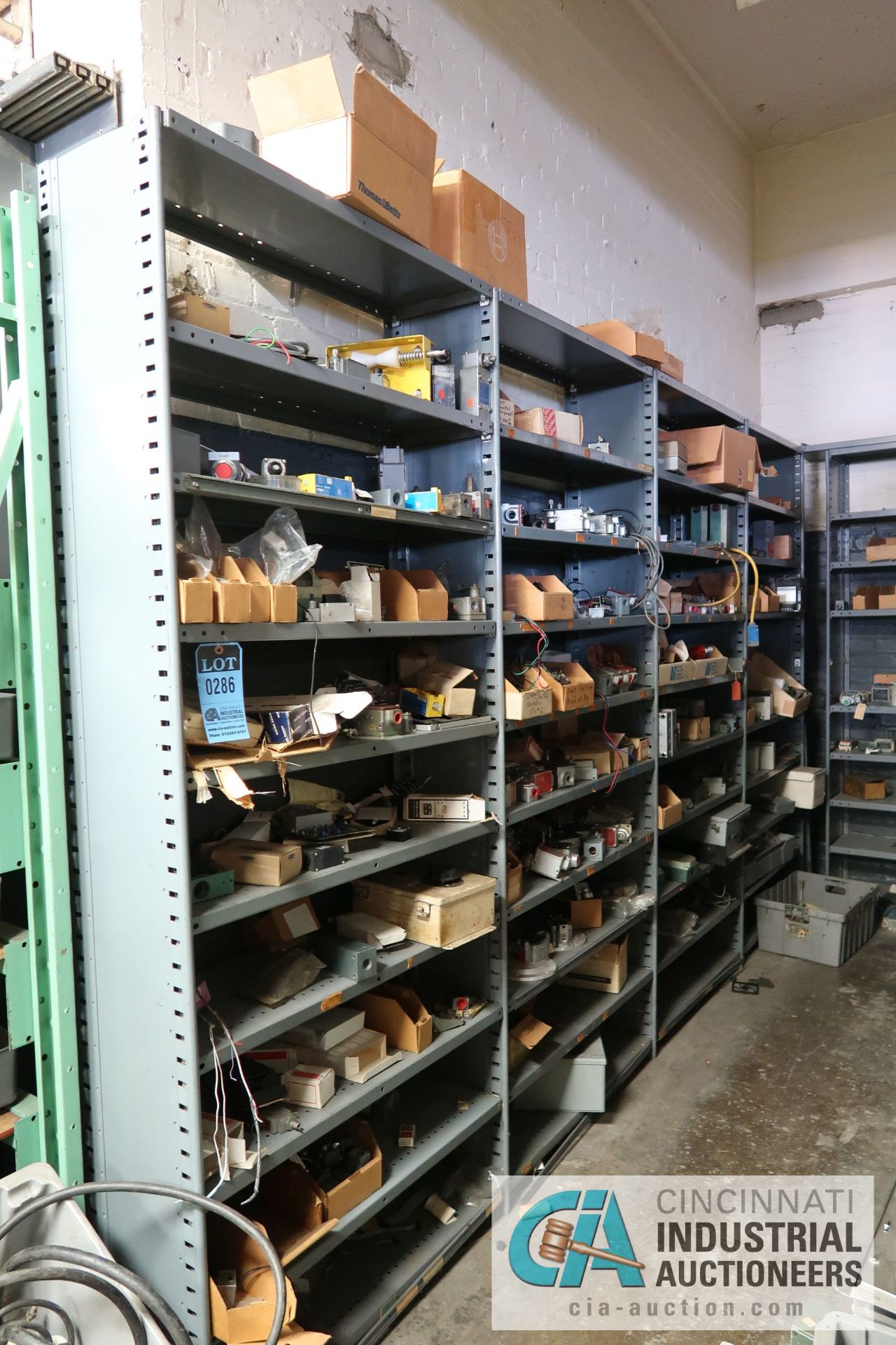 (LOT) CONTENTS OF (10) SECTION SHELVING AND (1) GREEN RACK - ELECTRICAL - PUSH SWITCHES, NAMCO
