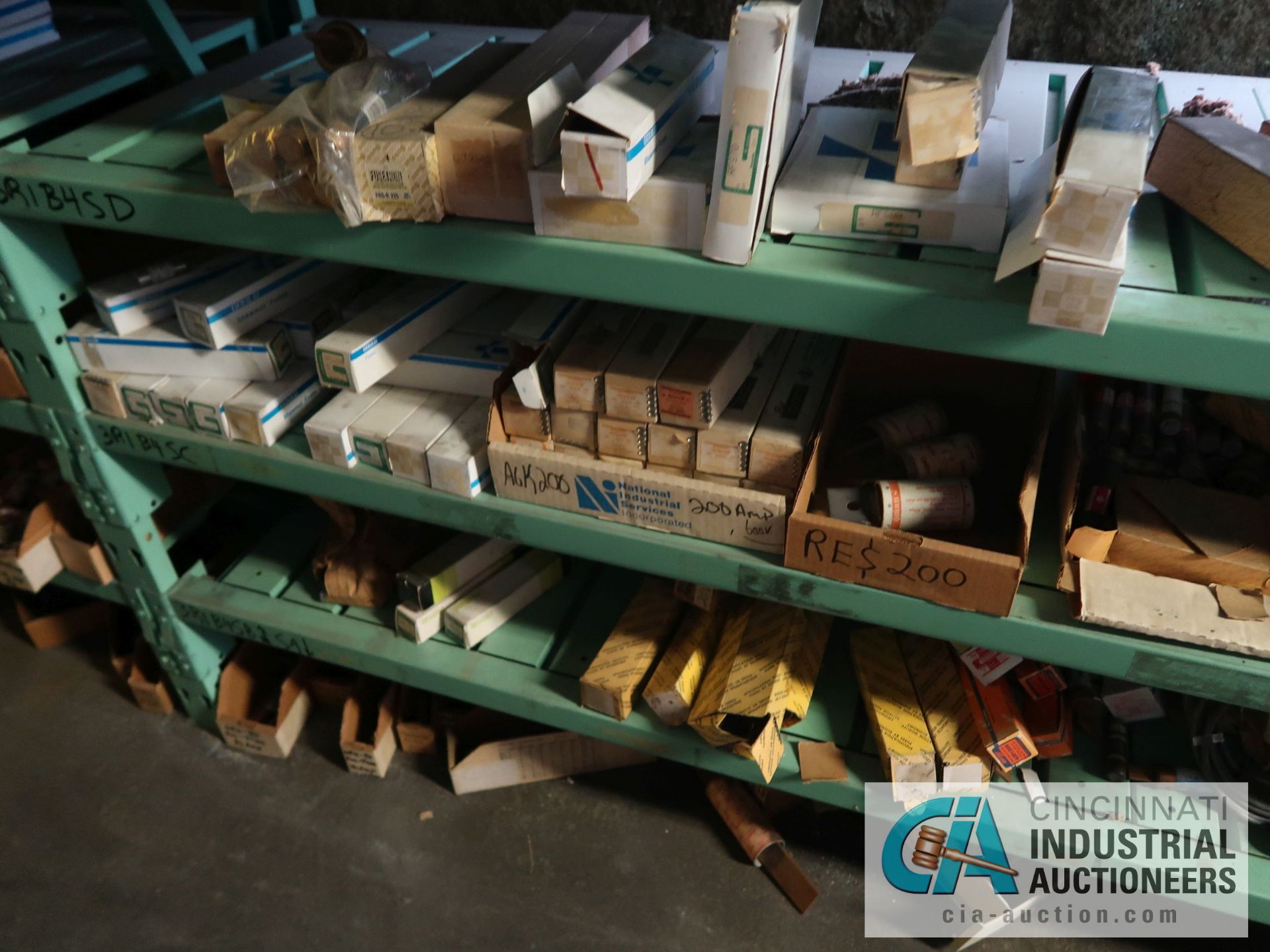 CONTENTS (6) RACKS INCLUDING MISCELLANEOUS FUSES **NO RACKS** - Image 10 of 15