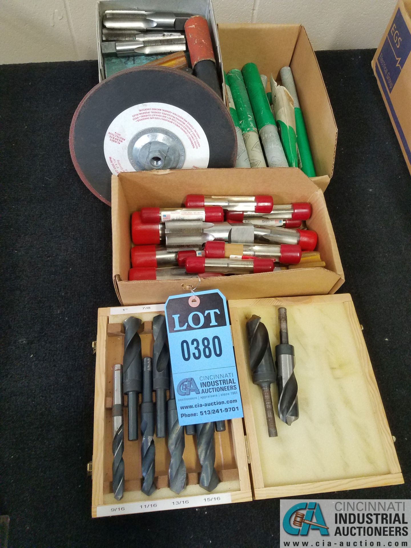 (LOT) ASSORTED PERISHABLE TOOLING, HIGH SPEED DRILLS, TAPS, GRINDING WHEELS