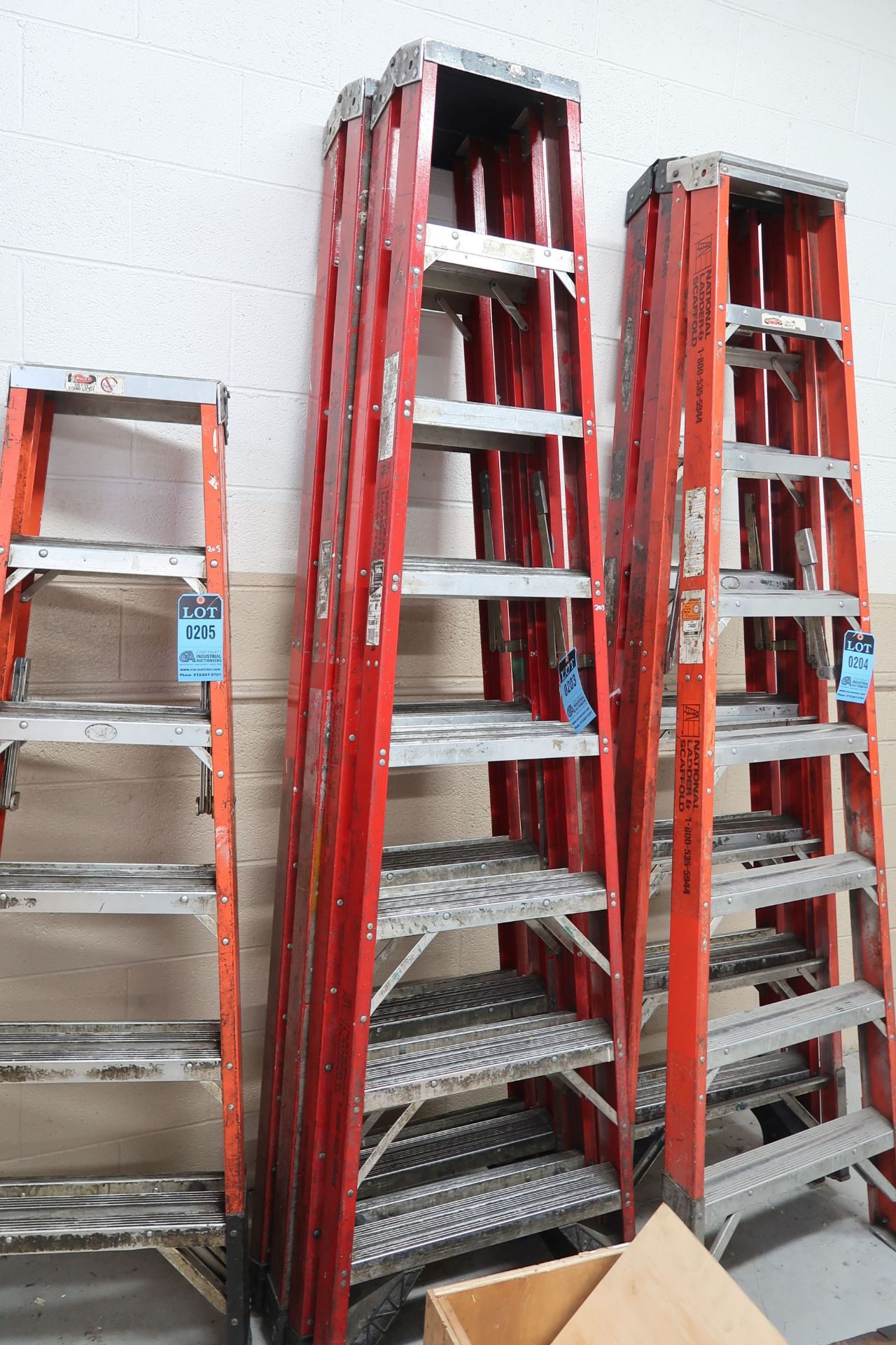 8' NATIONAL LOADDER FIBERGLASS LADDERS