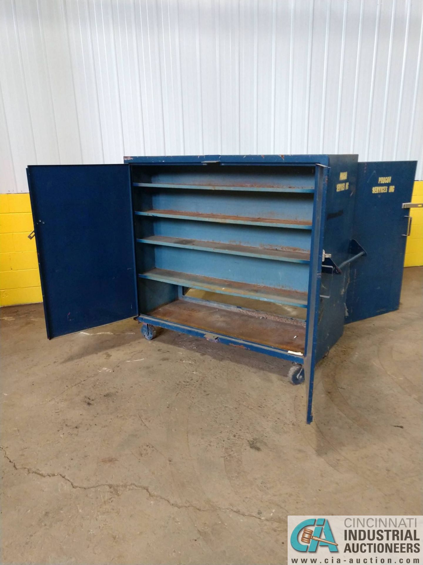 26" X 66" X 62" BLUE PORTABLE JOBOX CABINET ON CASTERS **LOCATED AT 1400 OAK ST., TOLEDO, OHIO** - Image 3 of 4