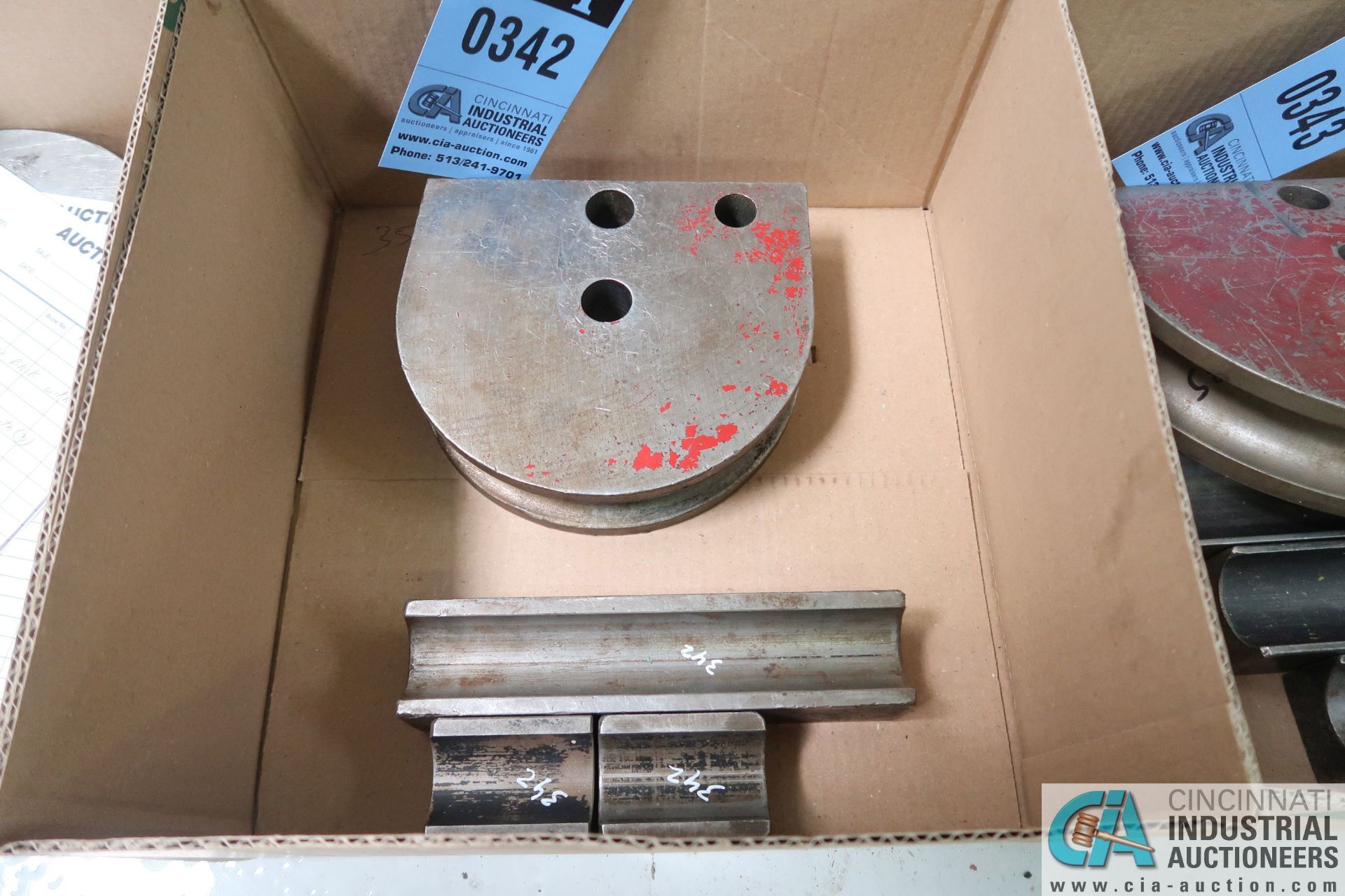 (LOT) BEND TOOLING: 35MM RADIUS BLOCKS WITH (3) CLAMP AND SLIDE BLOCKS