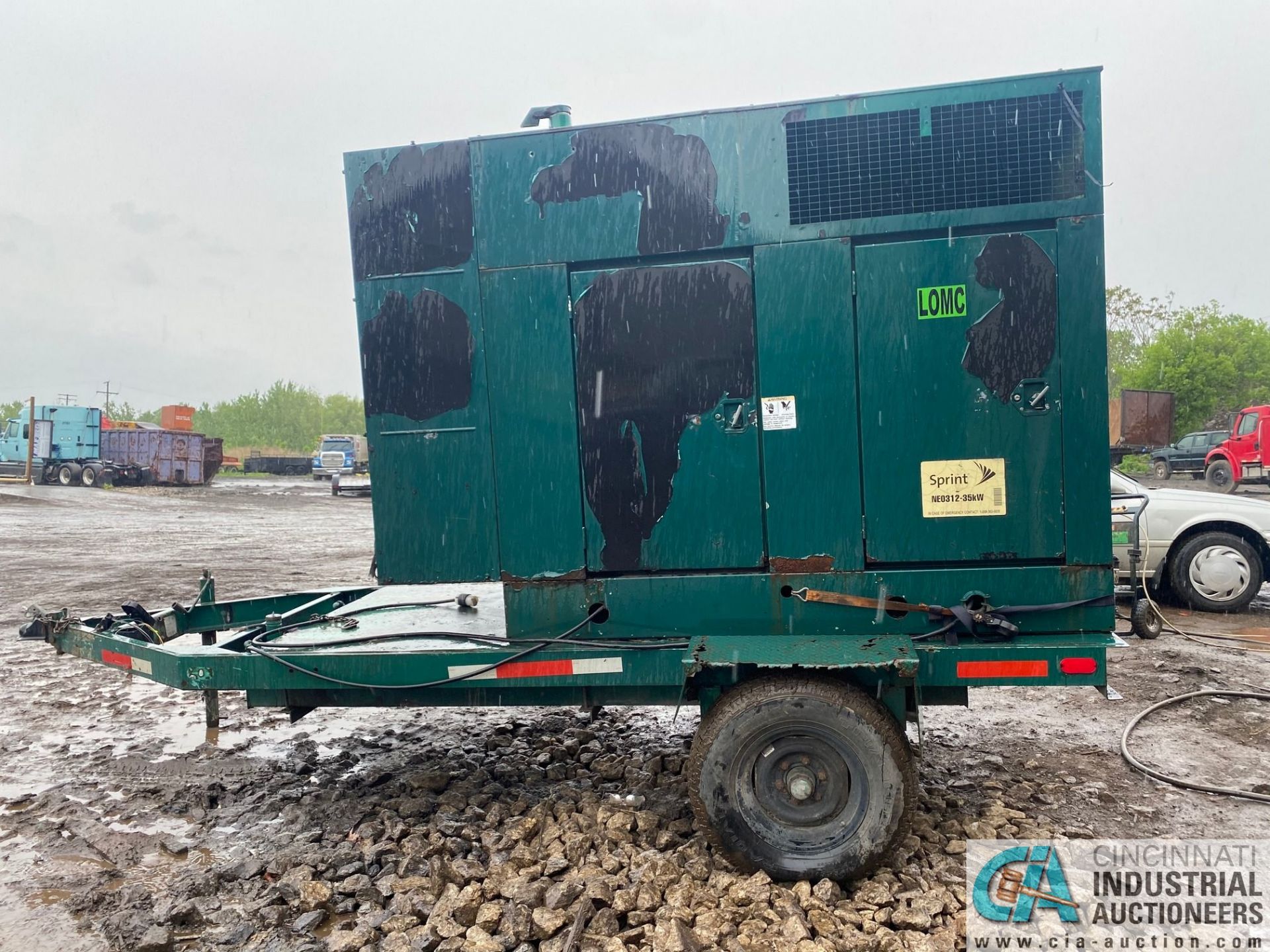 35 KW CUMMINS MODEL 35DGBB TRAILER MOUNTED DIESEL POWERED GENERATOR; S/N C97063484, SINGLE AND - Image 2 of 7