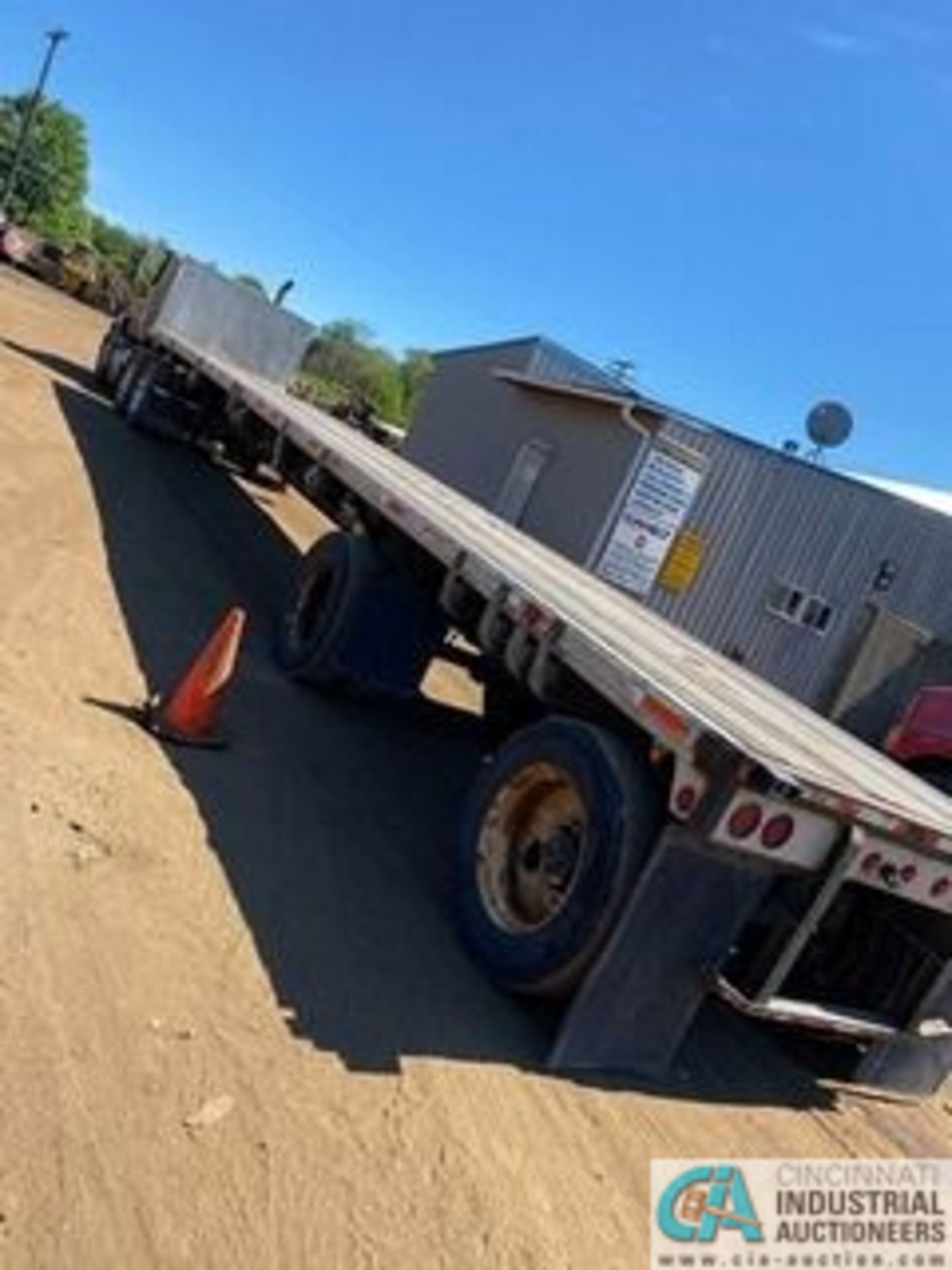 2000 48' FONTAINE TANDEM SPREAD AXLE ALUMINUM DECK TRAILER, 96" WIDE; VIN # 13N14830221514556 - Image 3 of 3