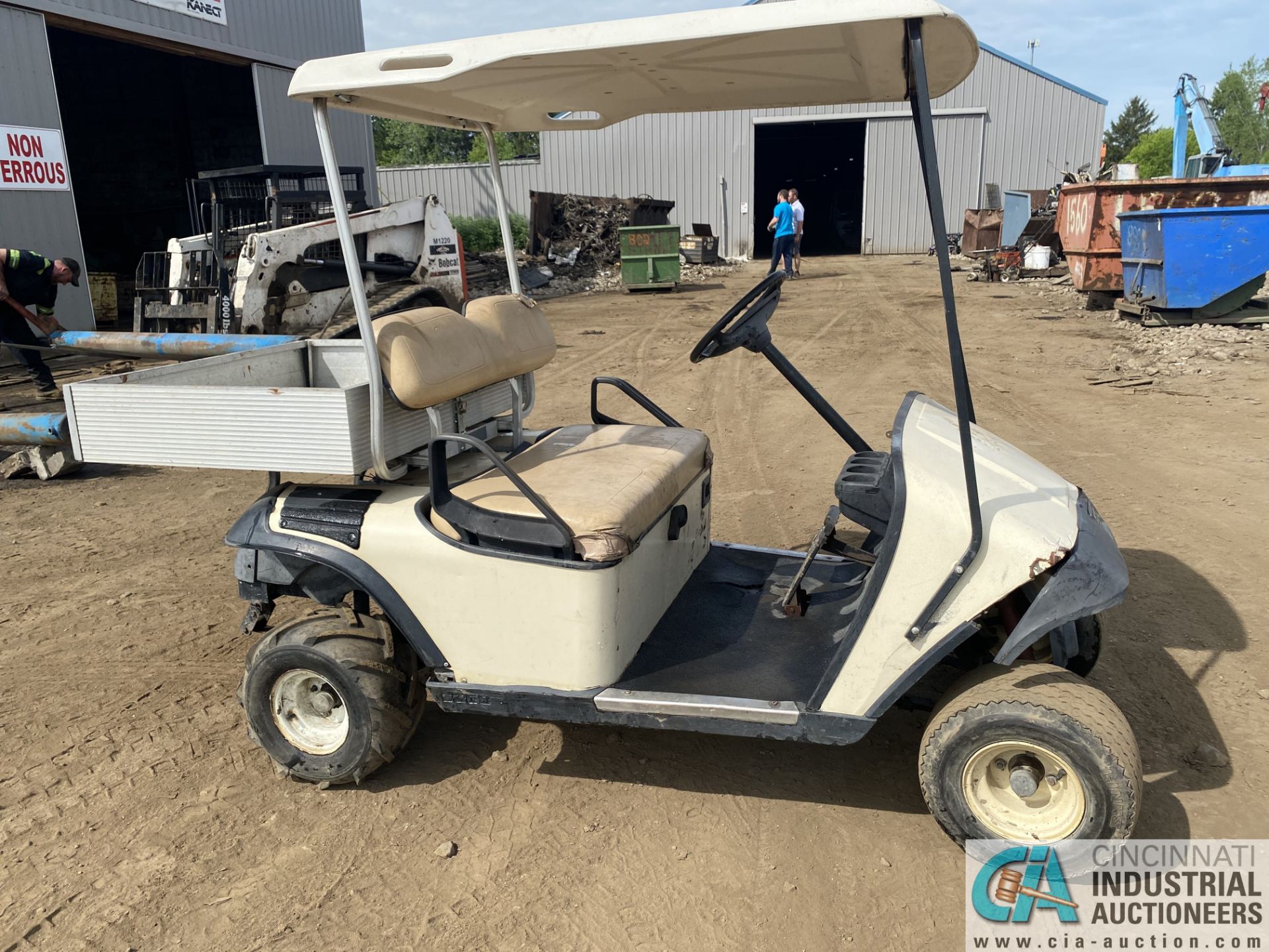 EZ GO ELECTRIC POWERED GOLF CART WITH 40" BED - Image 3 of 5