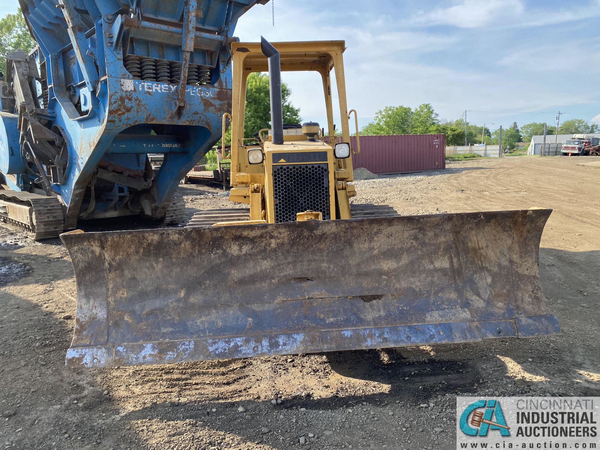 CATERPILLAR MODEL D4-C SERIES II WIDE TRACK CRAWLER DOZER; S/N 9BG-00469 - Image 4 of 10