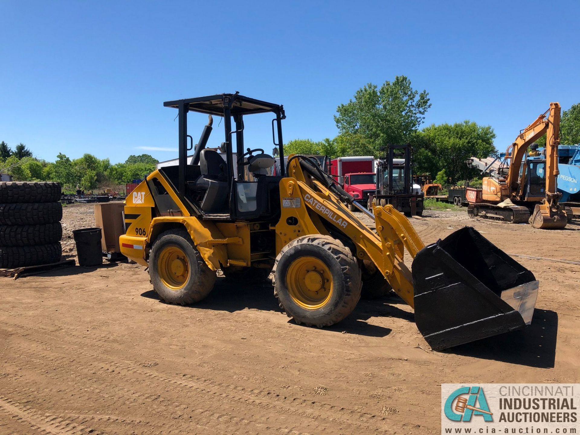 CATERPILLAR 906 ARTICULATED RUBBER TIRE LOADER, 74" BUCKET, S/N 6ZS00688 - Image 4 of 6