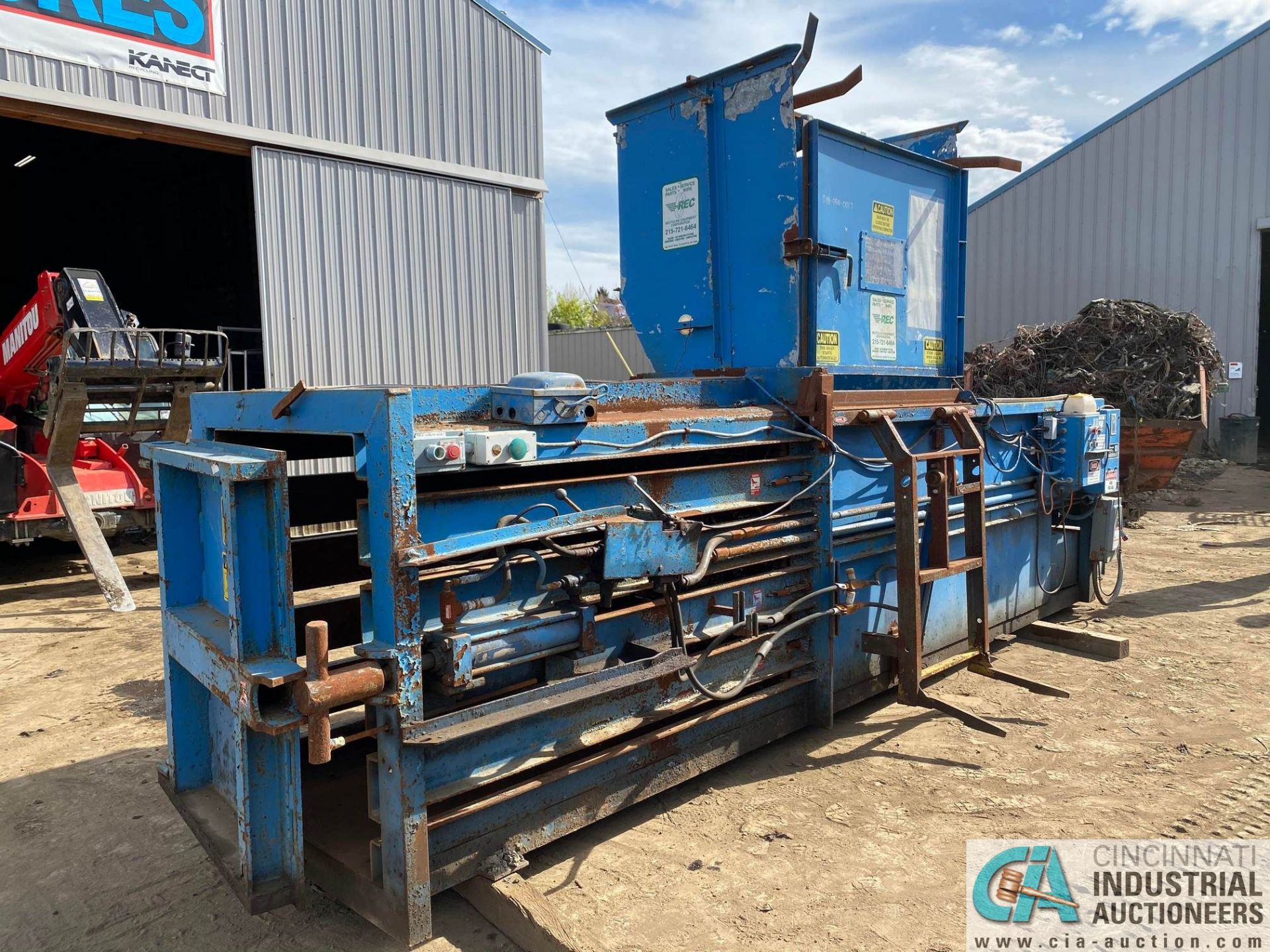 25 HP BALEMASTER TOP LOADING HYDRAULIC HORIZONTAL BALER, 32" WIDE X 60" LONG X 40" HIGH BALE SIZE - Image 6 of 9