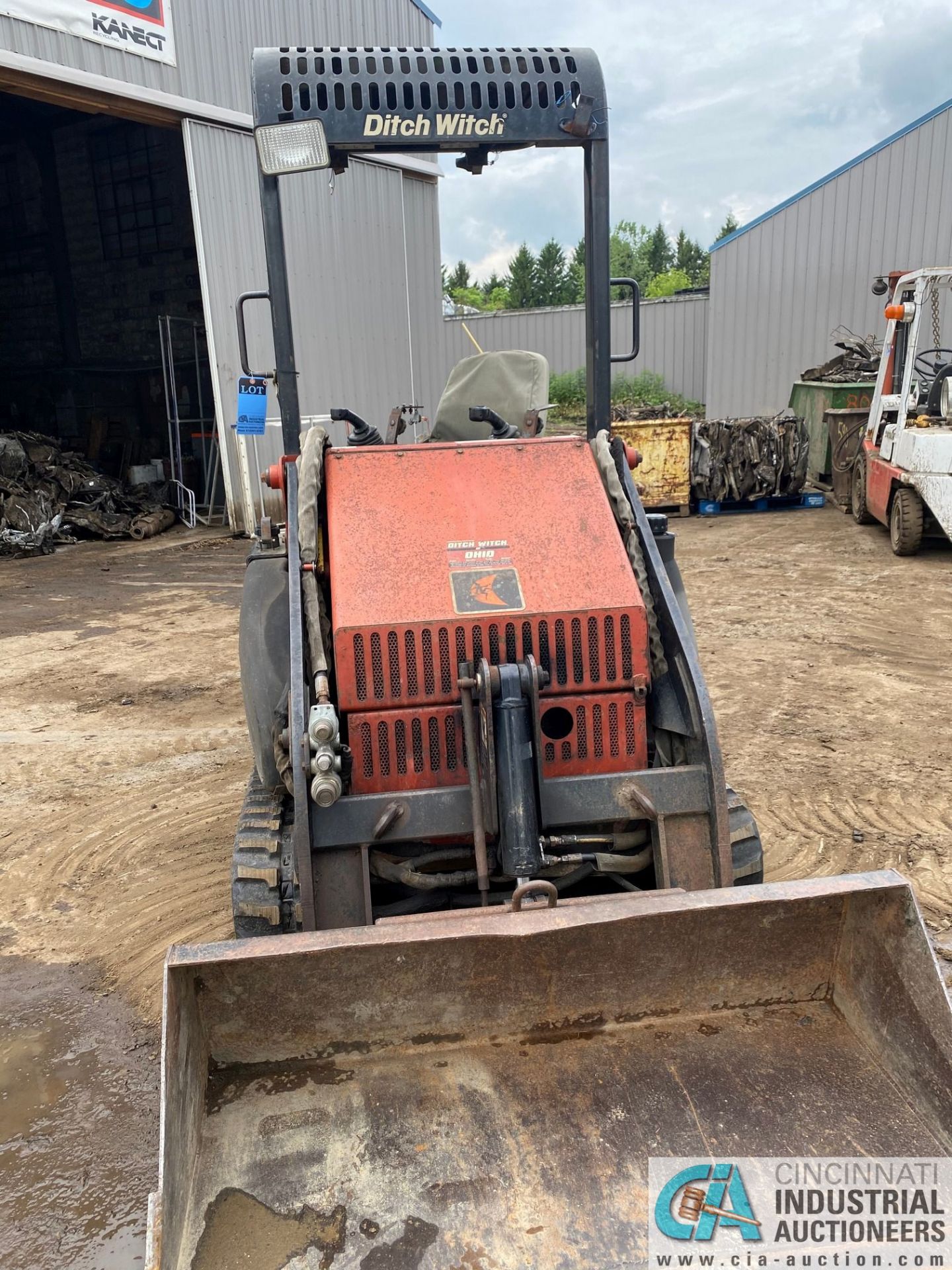 DITCH WITCH MODEL XT850 KUBOTA DIESEL POWERED LOADER / BACKHOE, 1,771 HOURS - Image 3 of 10