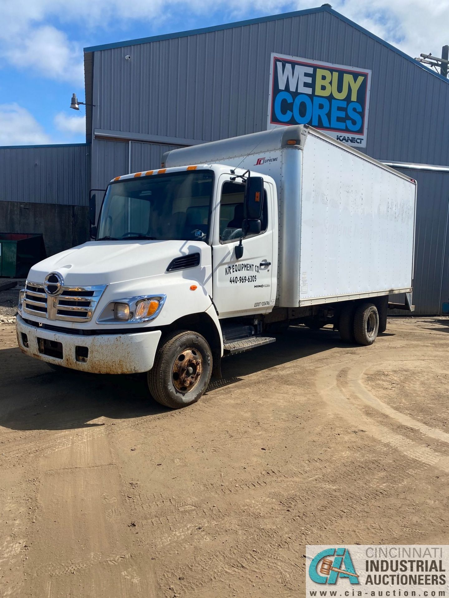 2005 HINO BOX TRUCK, 16' ROLLUP DOOR BOX, 175 HP HINO MODEL J05D-TA DIESEL ENGINE, 195,294 MILES,