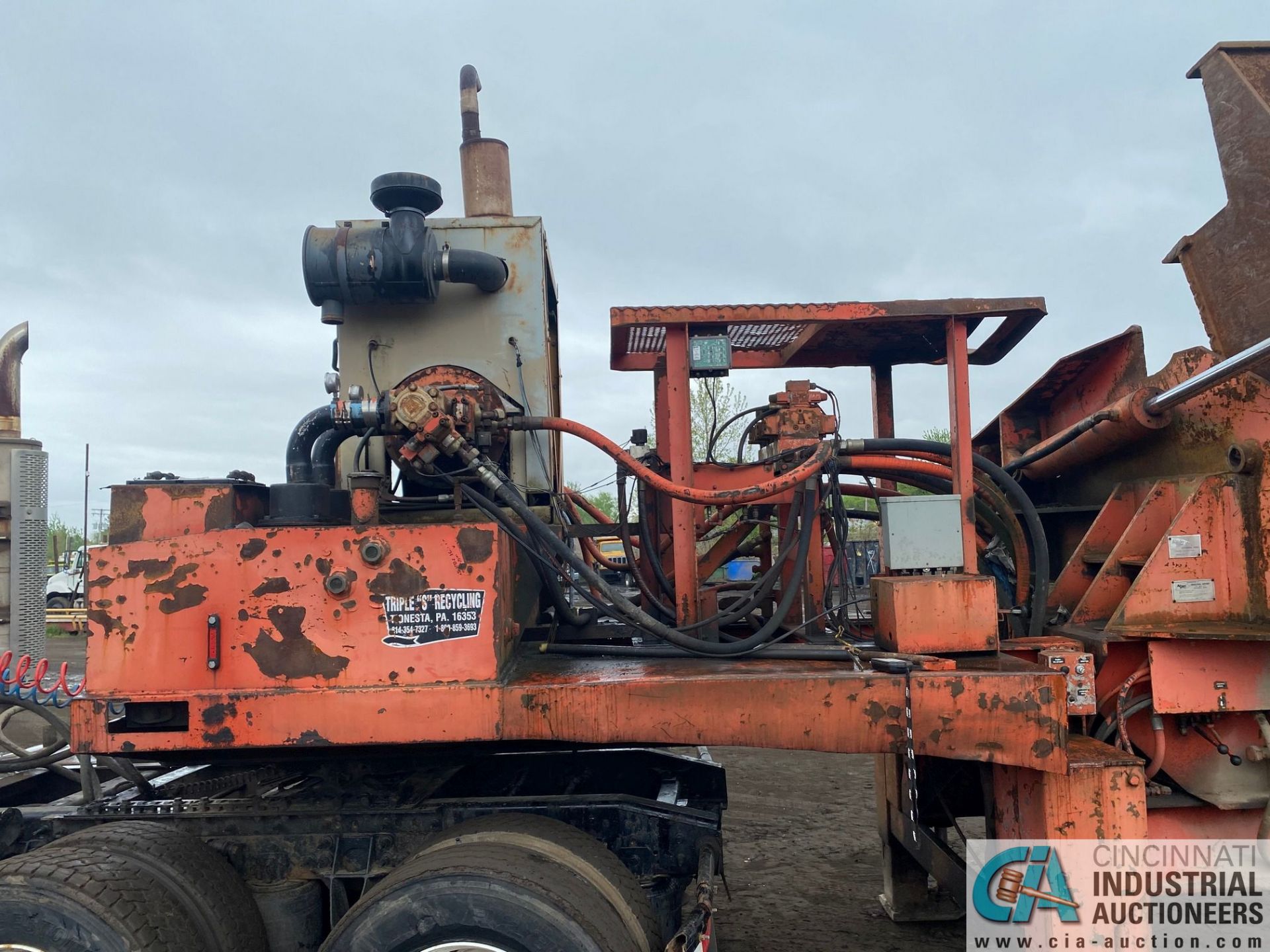 1995 AL JON MODEL 400 SCRAP BALER; S/N 12856, CUMMINS DIESEL ENGINE REMOTE CONTROL - Image 5 of 11