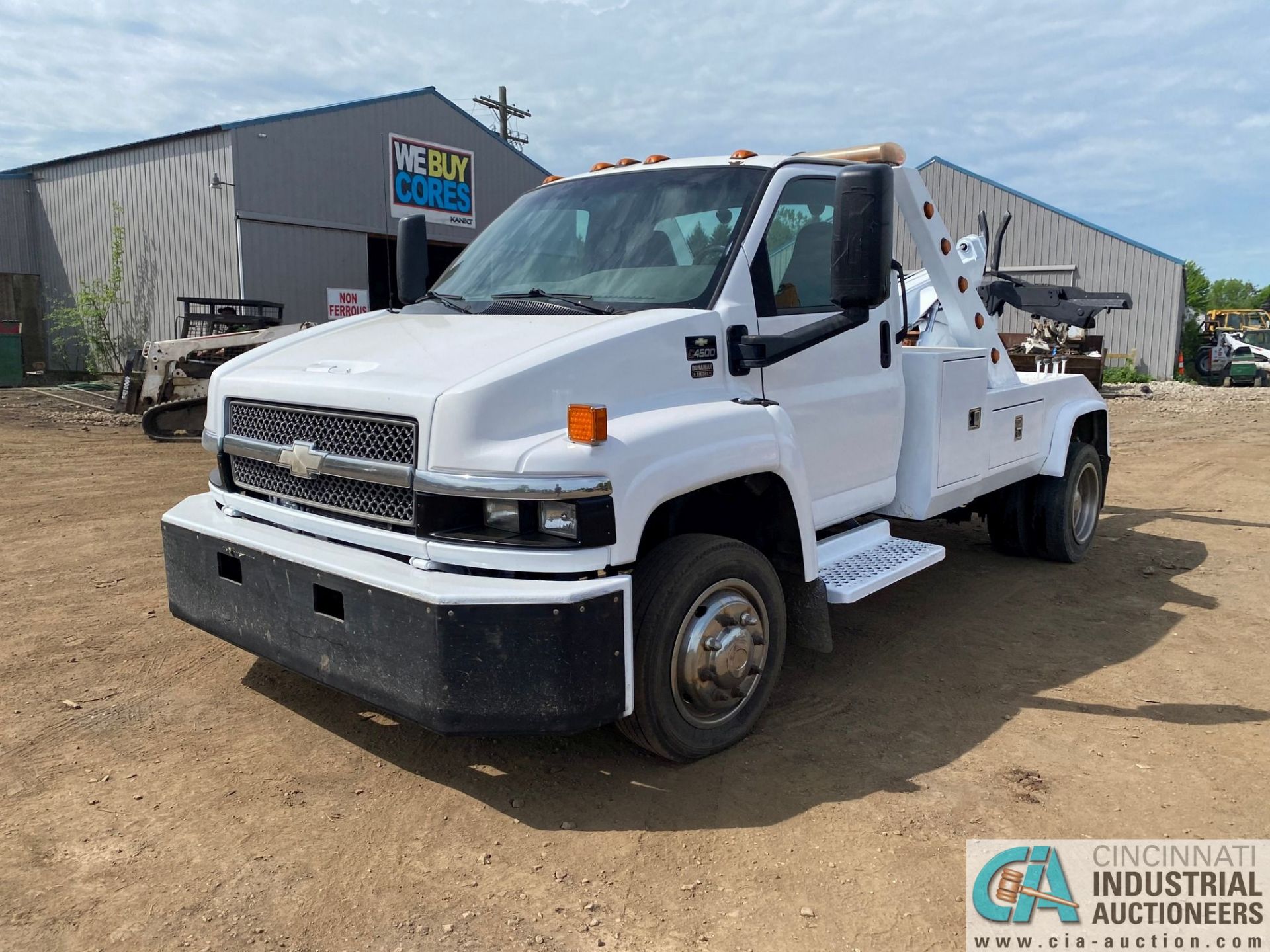 2003 CHEVROLET C4500 DURAMAX DIESEL POWERED DUALLY WRECKER; VIN 1GBE4E1133F522240, CHEVRON MODEL