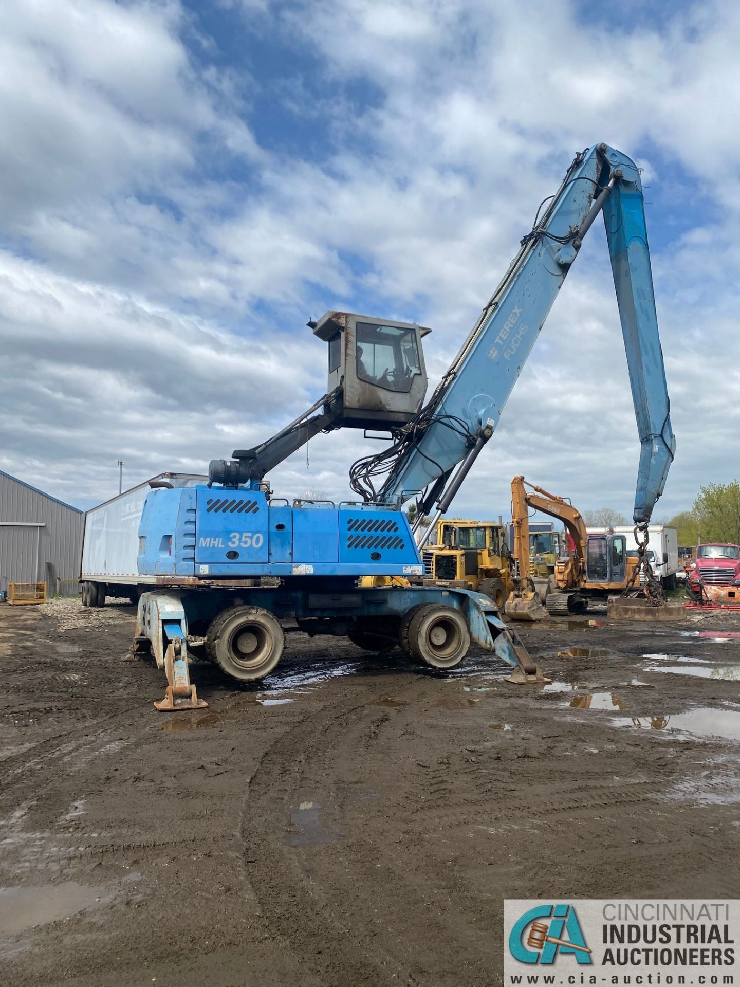 TEREX FUCHS MODEL MHL350 MATERIAL HANDLER; S/N 350210-1521, OUTRIGGERS, ____ HOURS (2006) - Image 4 of 15