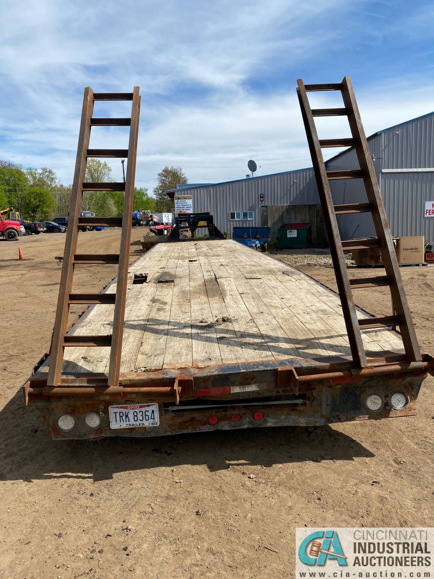 2013 - 40' PJ GOOSENECK TANDEM AXLE, DUAL WHEEL EQUIPMENT TRAILER WITH RAMPS - Image 3 of 4