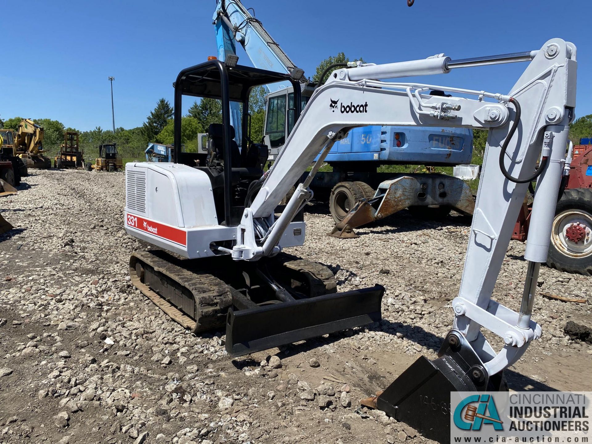 BOBCAT 331 MINI EXCAVATOR, 4-CYLINDER DIESEL ENGINE, 6,275 HOURS; S/N 511920385, WITH 20" TOOTH - Image 5 of 7