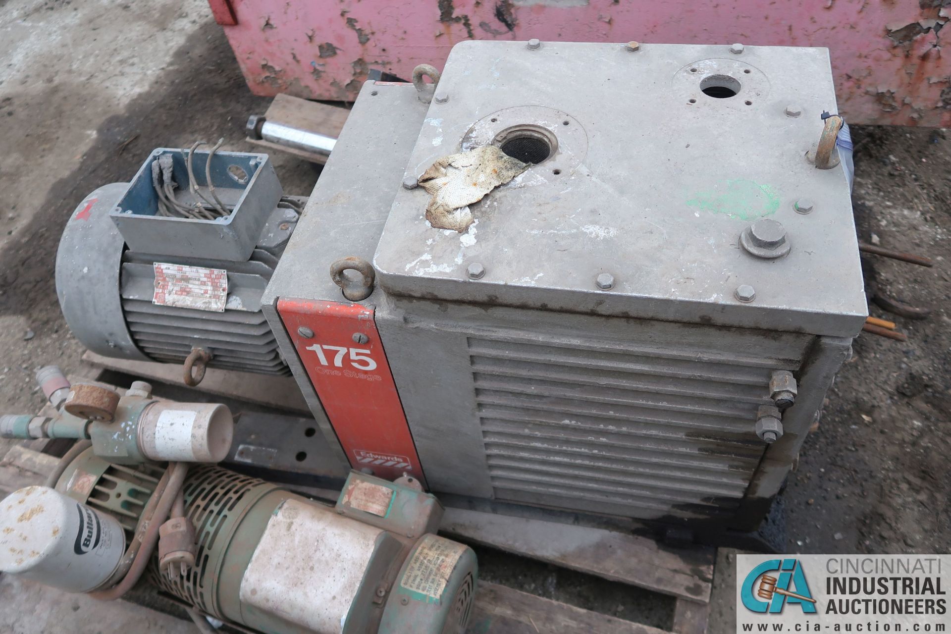 5 HP EDWARDS MODEL E1M175 ONE STAGE ROTARY VANE VACUUM PUMP; S/N 163