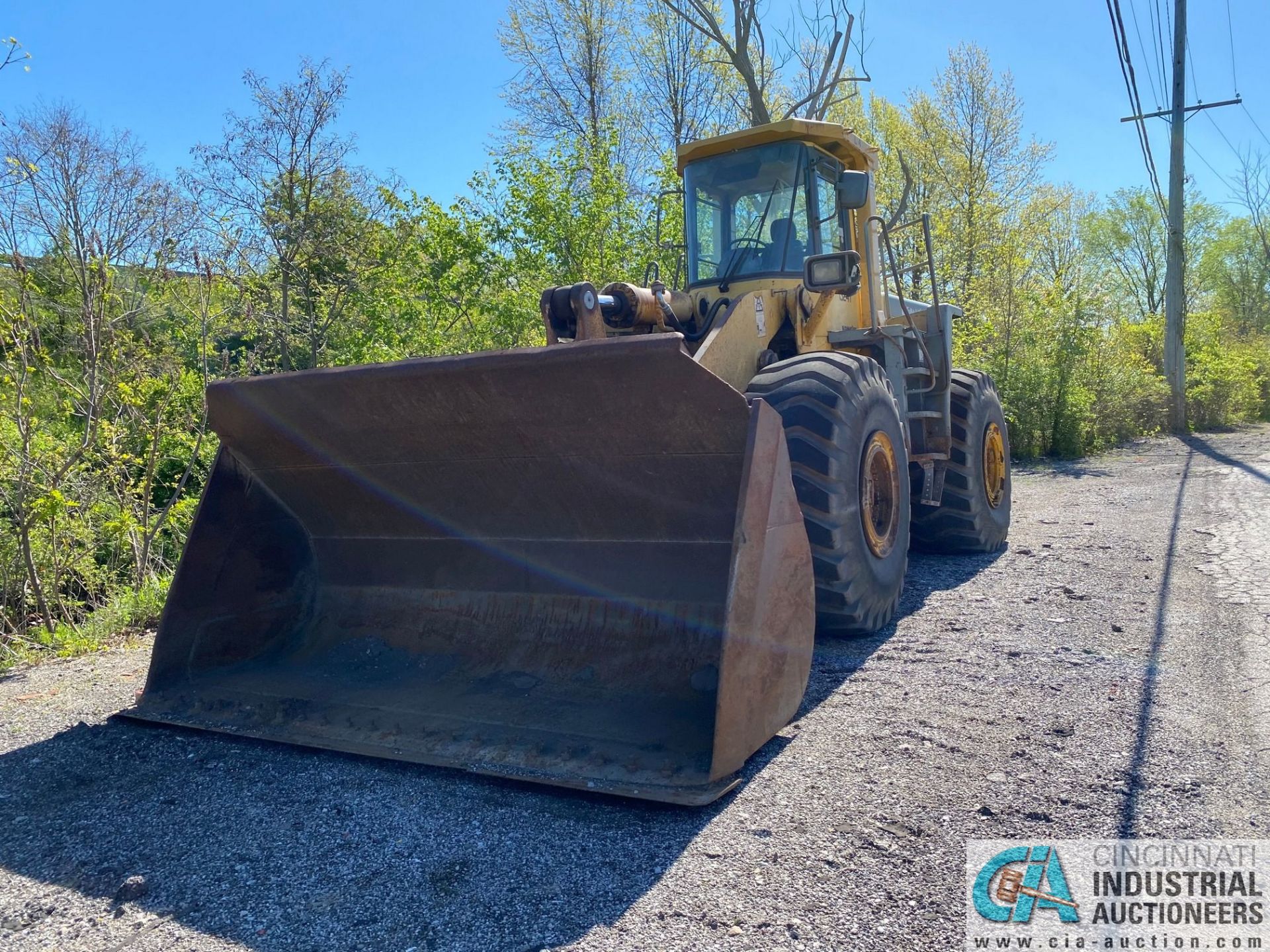 KOMATSU WA500-3LK RUBBER TIRE LOADER, 6-CYLINDER DIESEL ENGINE, _____ HOURS, S/N A70629 , ID# - Image 2 of 6