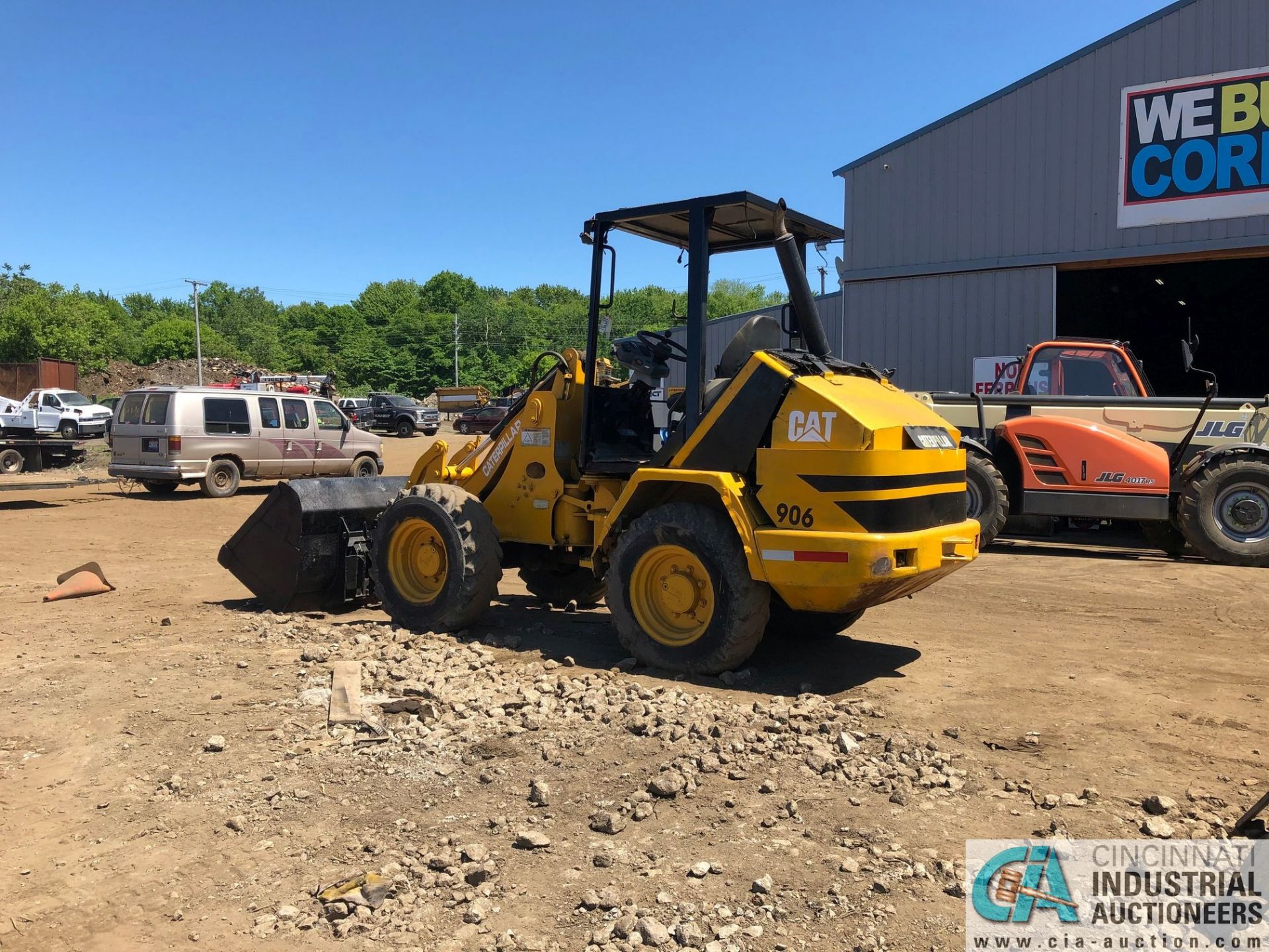 CATERPILLAR 906 ARTICULATED RUBBER TIRE LOADER, 74" BUCKET, S/N 6ZS00688