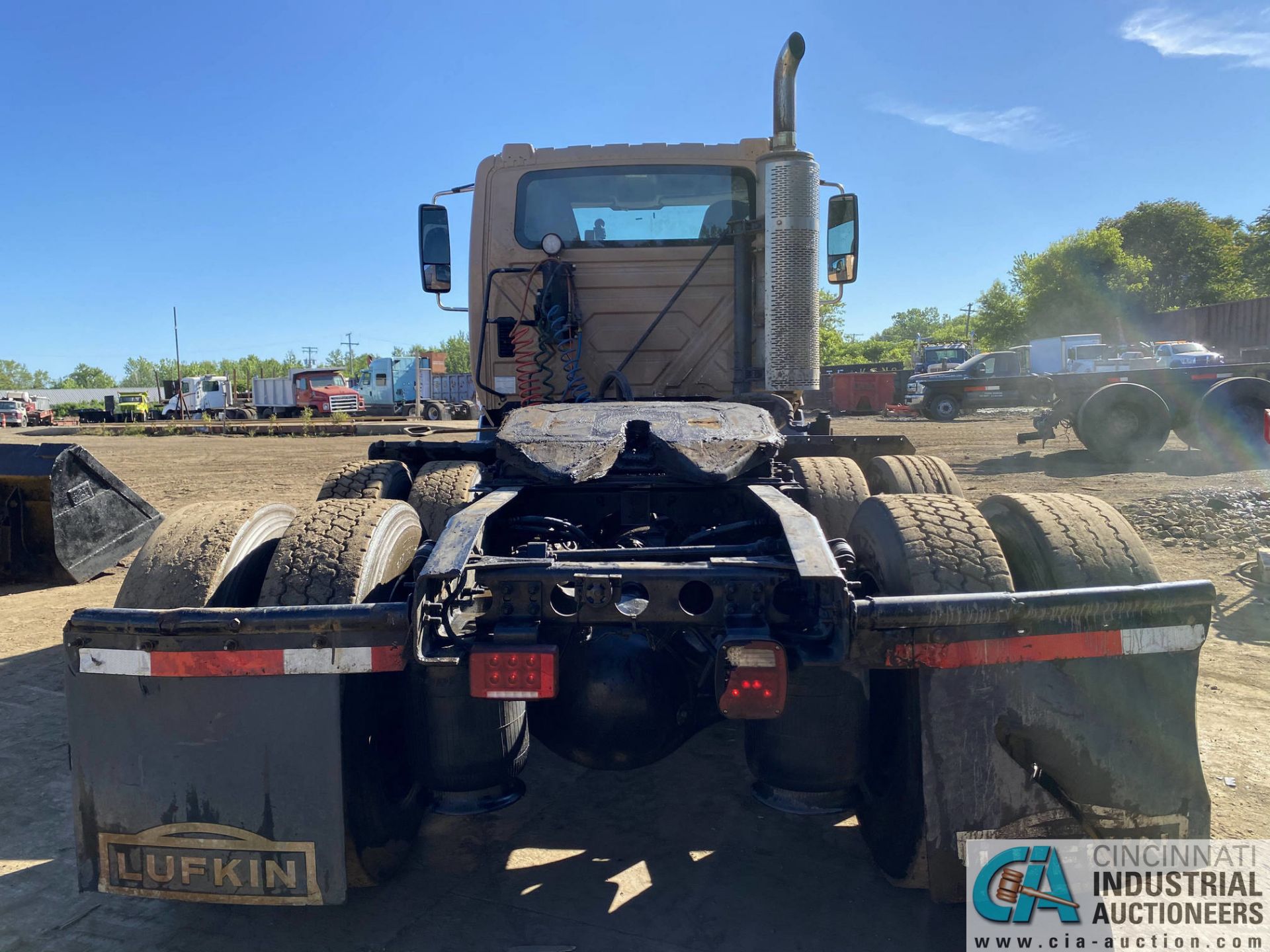 2011 INTERNATIONAL PROSTAR+113 6X4 ROAD TRACTOR, DAY CAB, 10-SPEED EATON FULLER TRANSMISSION, - Image 5 of 8