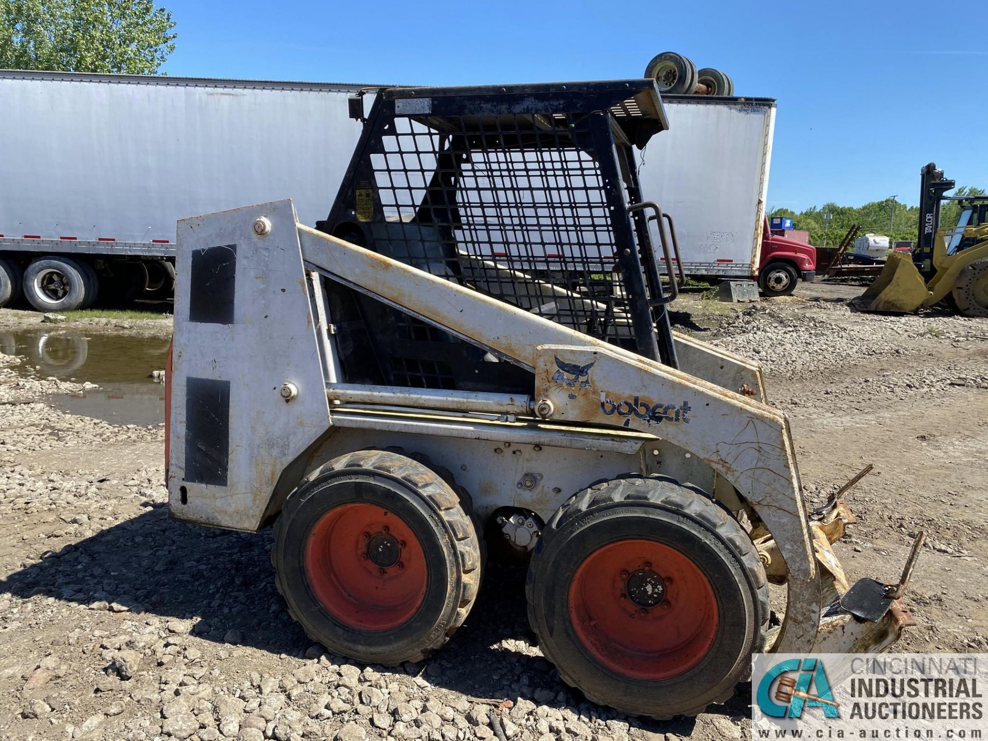 BOBCAT 642 GAS ENGINE SKID STEER