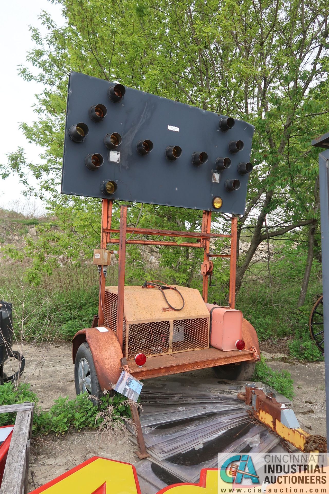 TRAILER MOUNTED DIESEL POWERED ARROW SIGN