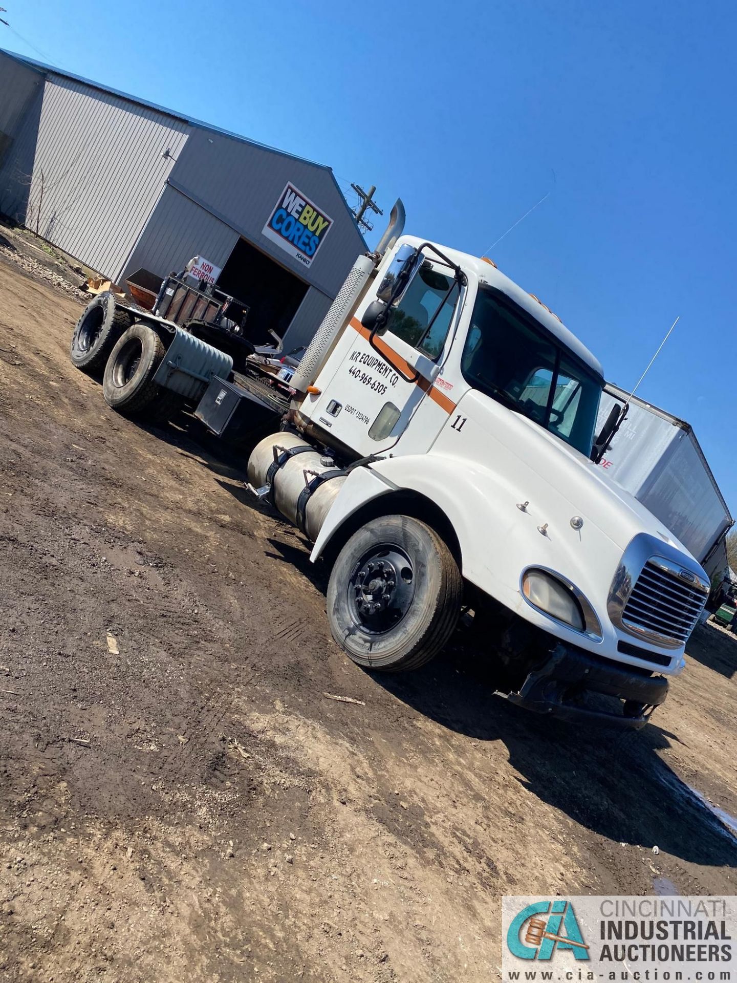 2004 FREIGHTLINER "COLUMBIA" ROAD TRACTOR, 410 HP MERCEDES BENZ M/N 0M460LACID781 DIESEL ENGINE, - Image 2 of 6