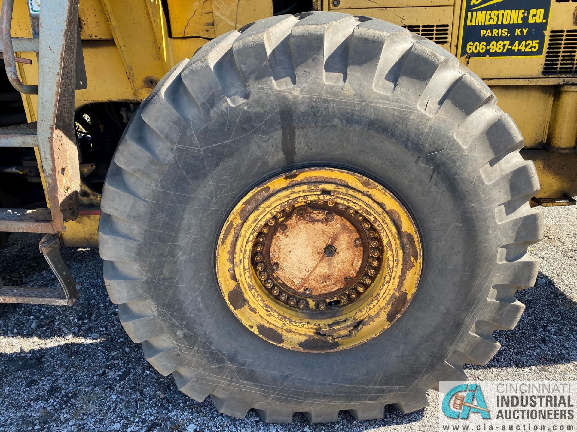 KOMATSU WA500-3LK RUBBER TIRE LOADER, 6-CYLINDER DIESEL ENGINE, _____ HOURS, S/N A70629 , ID# - Image 4 of 6