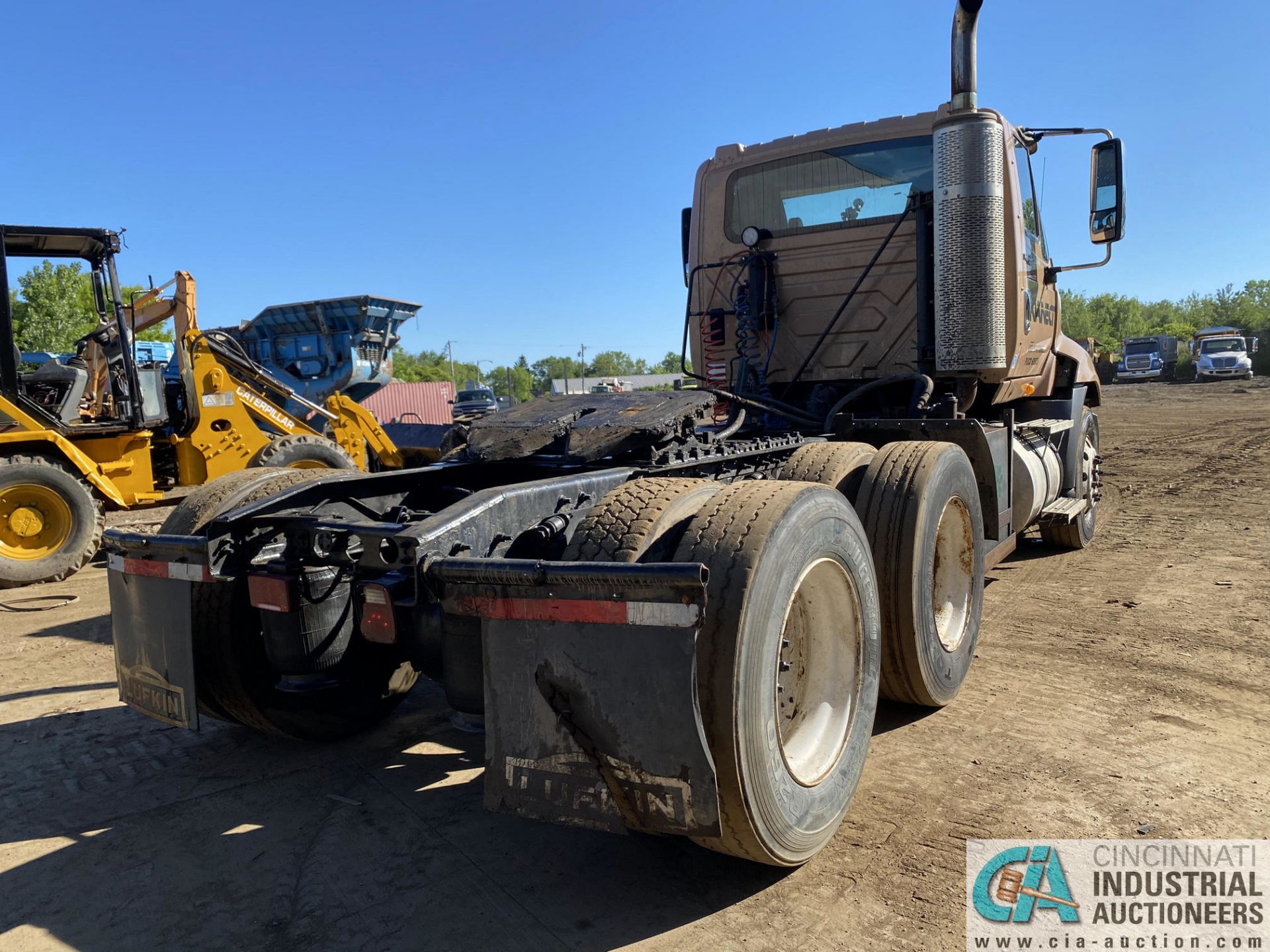 2011 INTERNATIONAL PROSTAR+113 6X4 ROAD TRACTOR, DAY CAB, 10-SPEED EATON FULLER TRANSMISSION, - Image 4 of 8