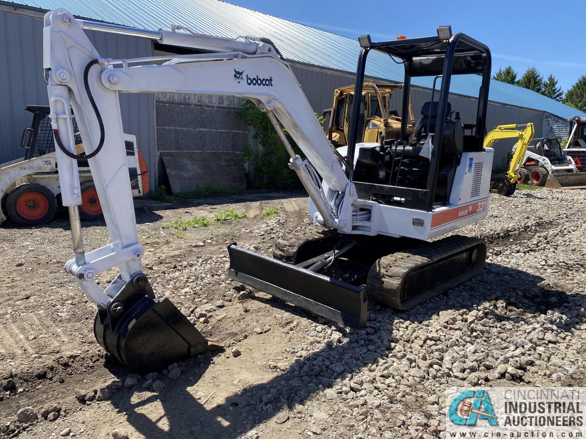 BOBCAT 331 MINI EXCAVATOR, 4-CYLINDER DIESEL ENGINE, 6,275 HOURS; S/N 511920385, WITH 20" TOOTH - Image 4 of 7