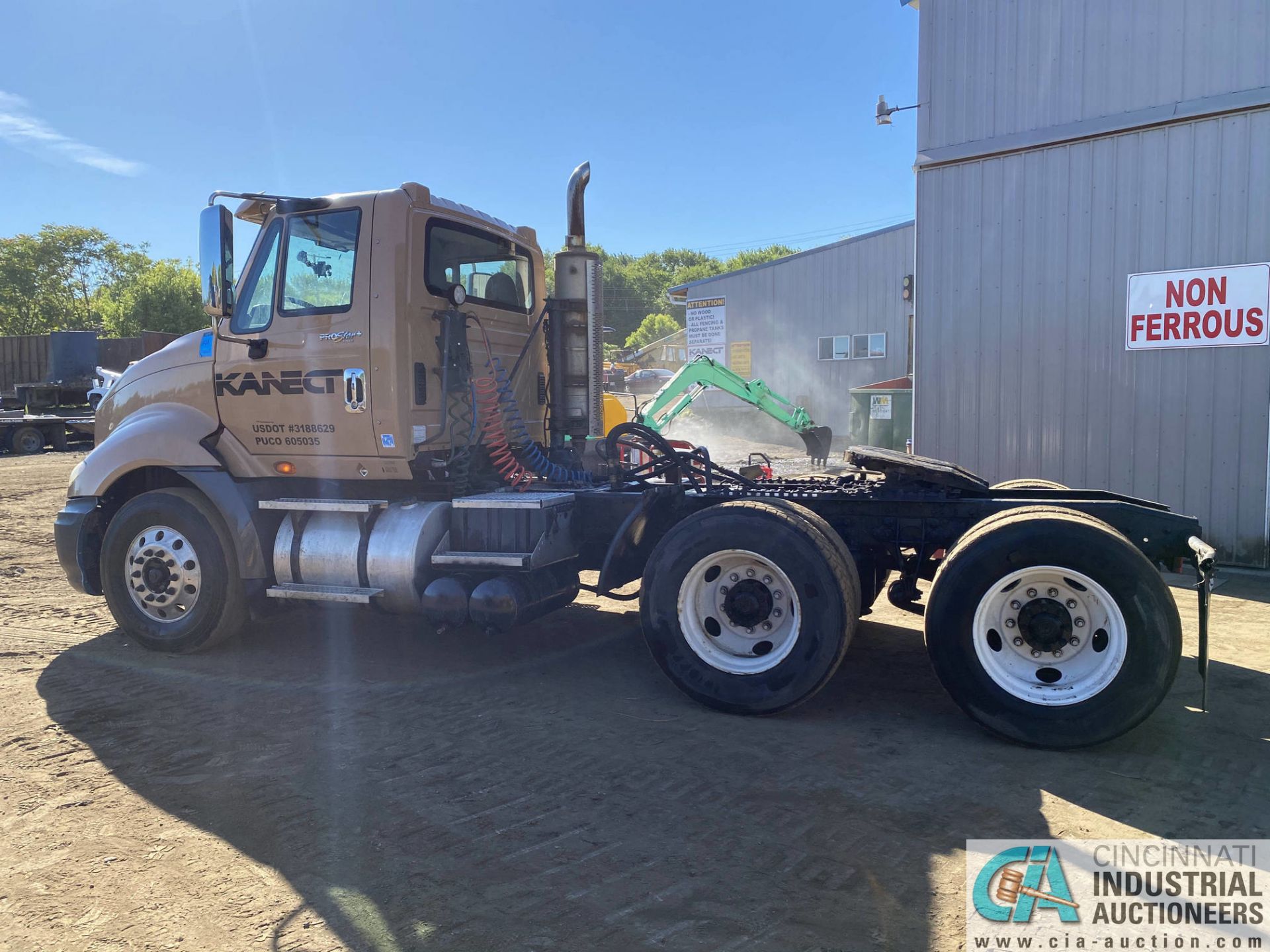 2011 INTERNATIONAL PROSTAR+113 6X4 ROAD TRACTOR, DAY CAB, 10-SPEED EATON FULLER TRANSMISSION, - Image 6 of 8