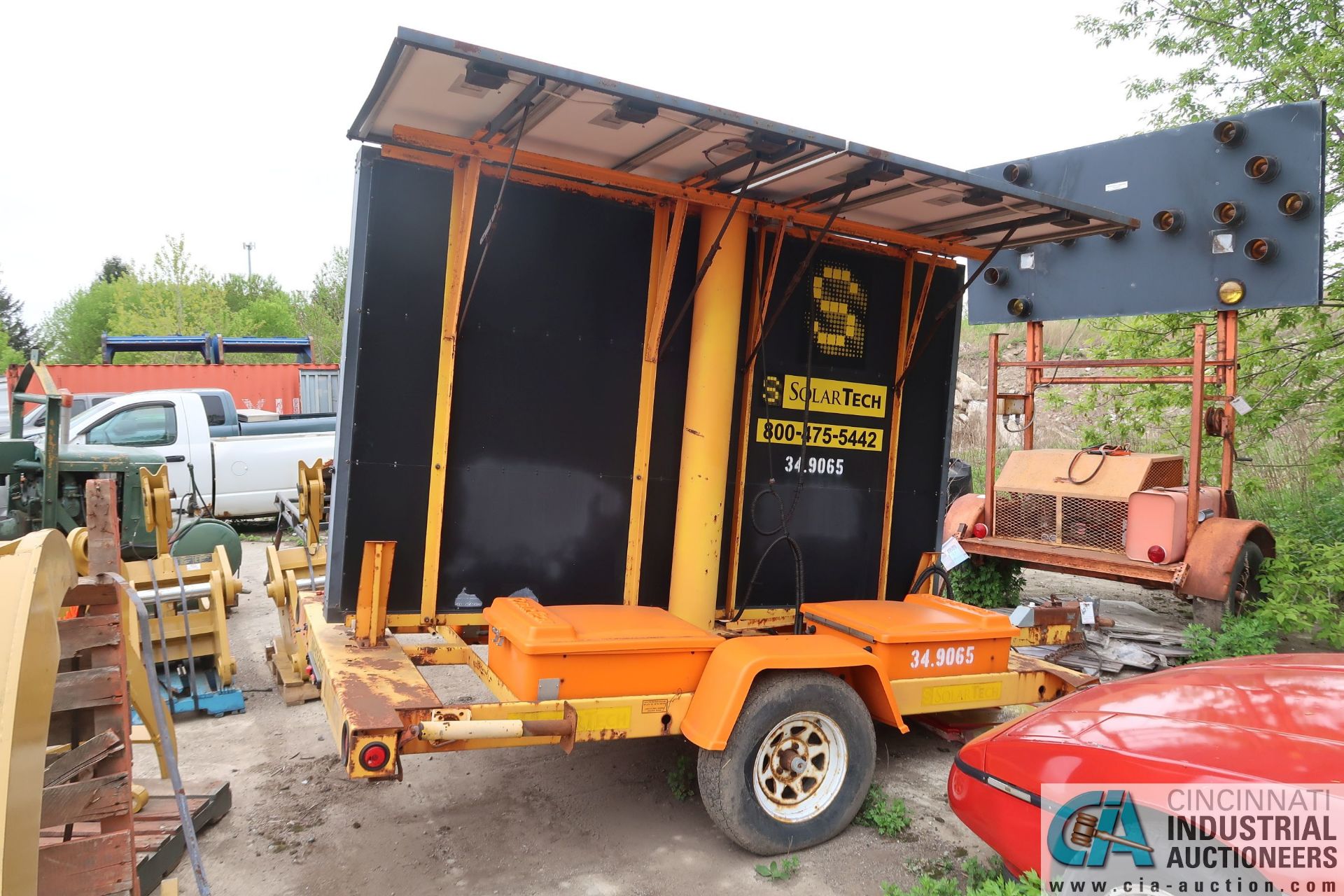 SOLAR TECHNOLOGY TRAILER MOUNTED SOLAR / BATTERY POWERED SILENT MESSENGER SIGN - Image 3 of 9