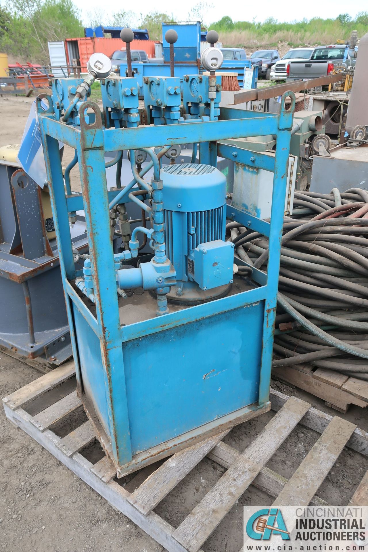 10 HP HANES MODEL R4.2/4.2/B 75V7.5 HYDRAULIC PUMP WITH (1) WELLS - Image 3 of 3