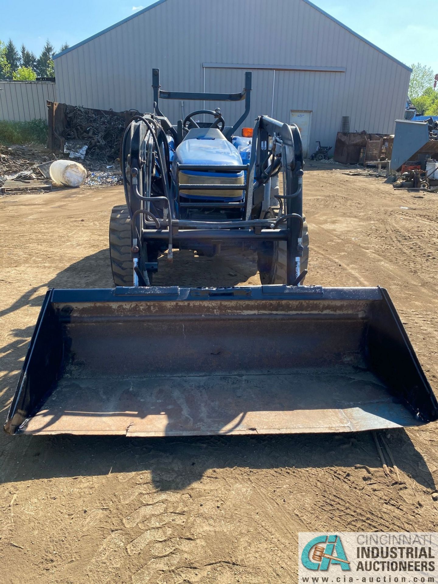 FARMTRAC DT360 4-SPEED DIESEL POWERED TRACTOR WITH FRONT LOADER, 2,500+ HOURS, 4WD, SSL, QUICK - Image 3 of 9