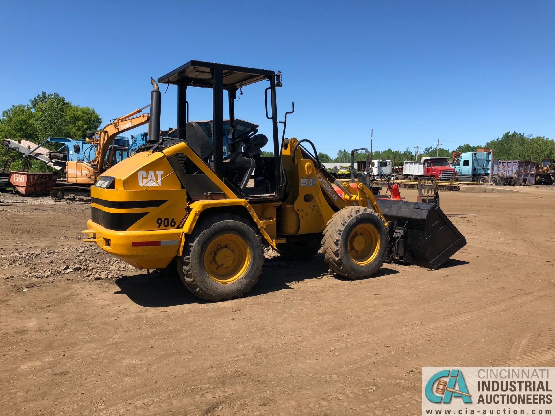 CATERPILLAR 906 ARTICULATED RUBBER TIRE LOADER, 74" BUCKET, S/N 6ZS00688 - Image 5 of 6