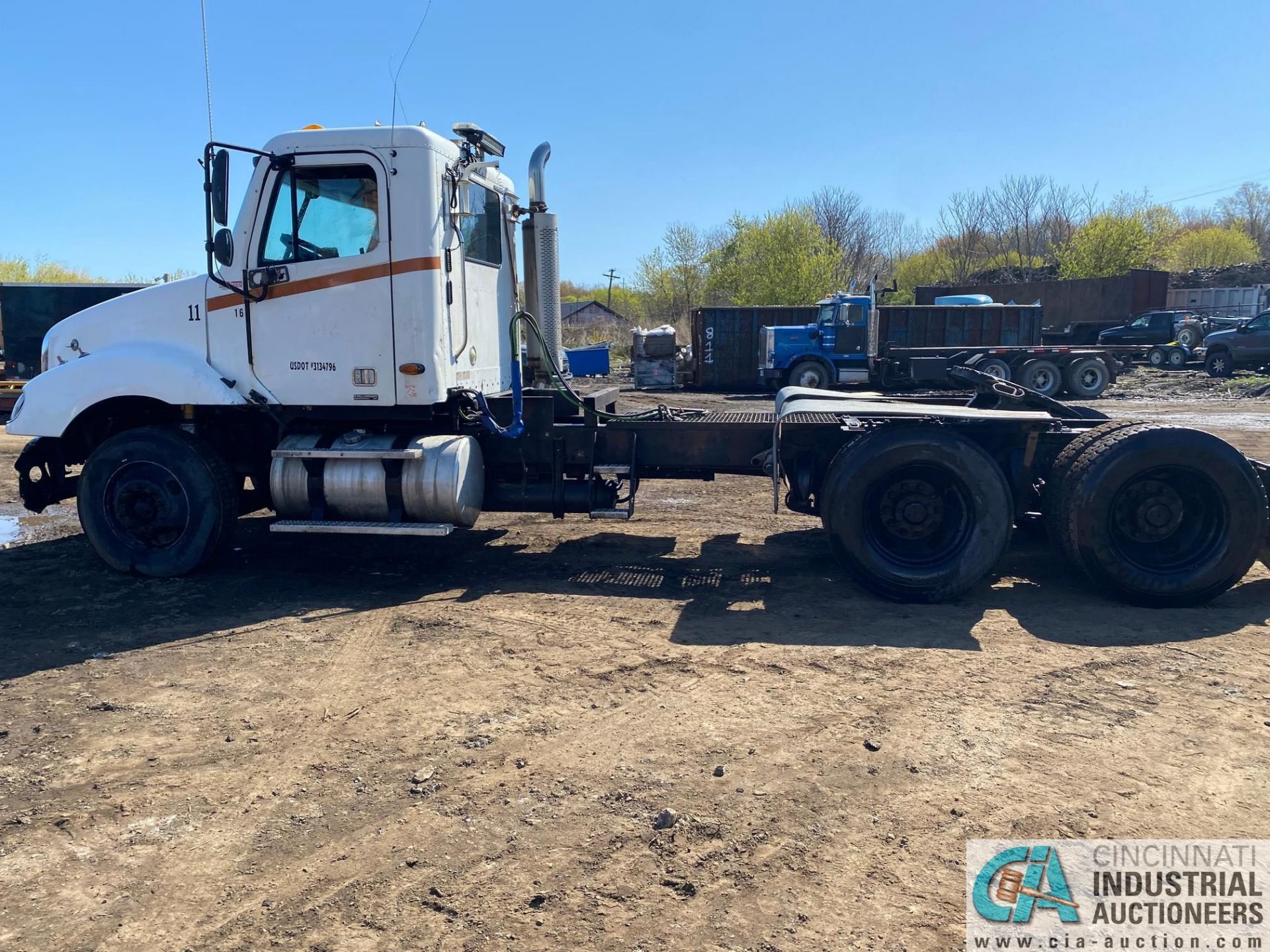 2004 FREIGHTLINER "COLUMBIA" ROAD TRACTOR, 410 HP MERCEDES BENZ M/N 0M460LACID781 DIESEL ENGINE, - Image 4 of 6