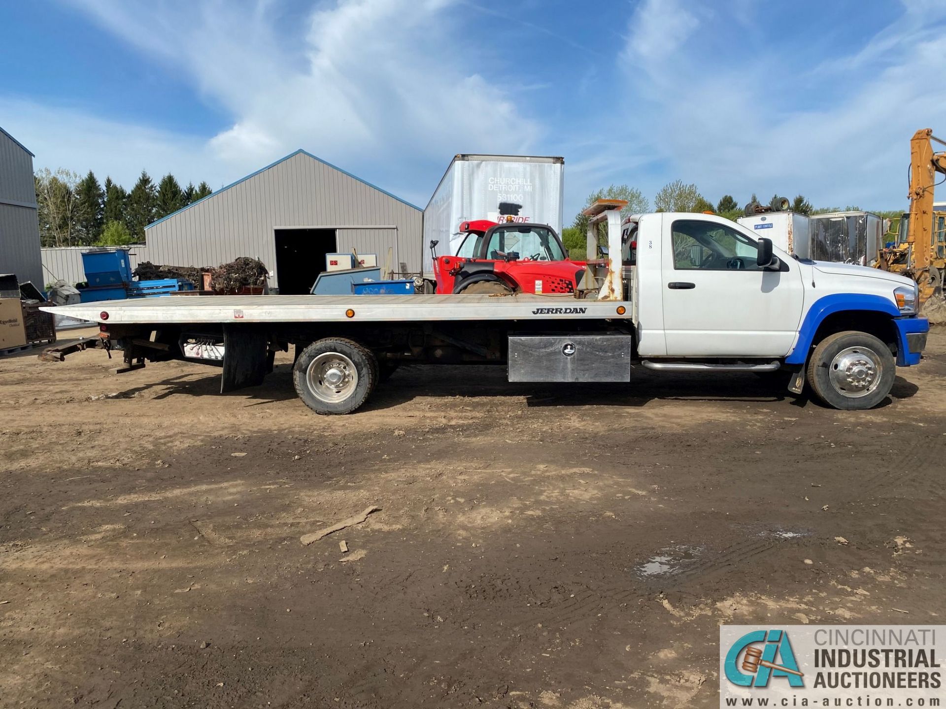 2008 DODGE DUALLY 4X4 ROLLBACK, 19' ALUMINUM DECK, 6.7 LITER CUMMINS TURBO DIESEL ENGINE, RAMESY - Image 6 of 11