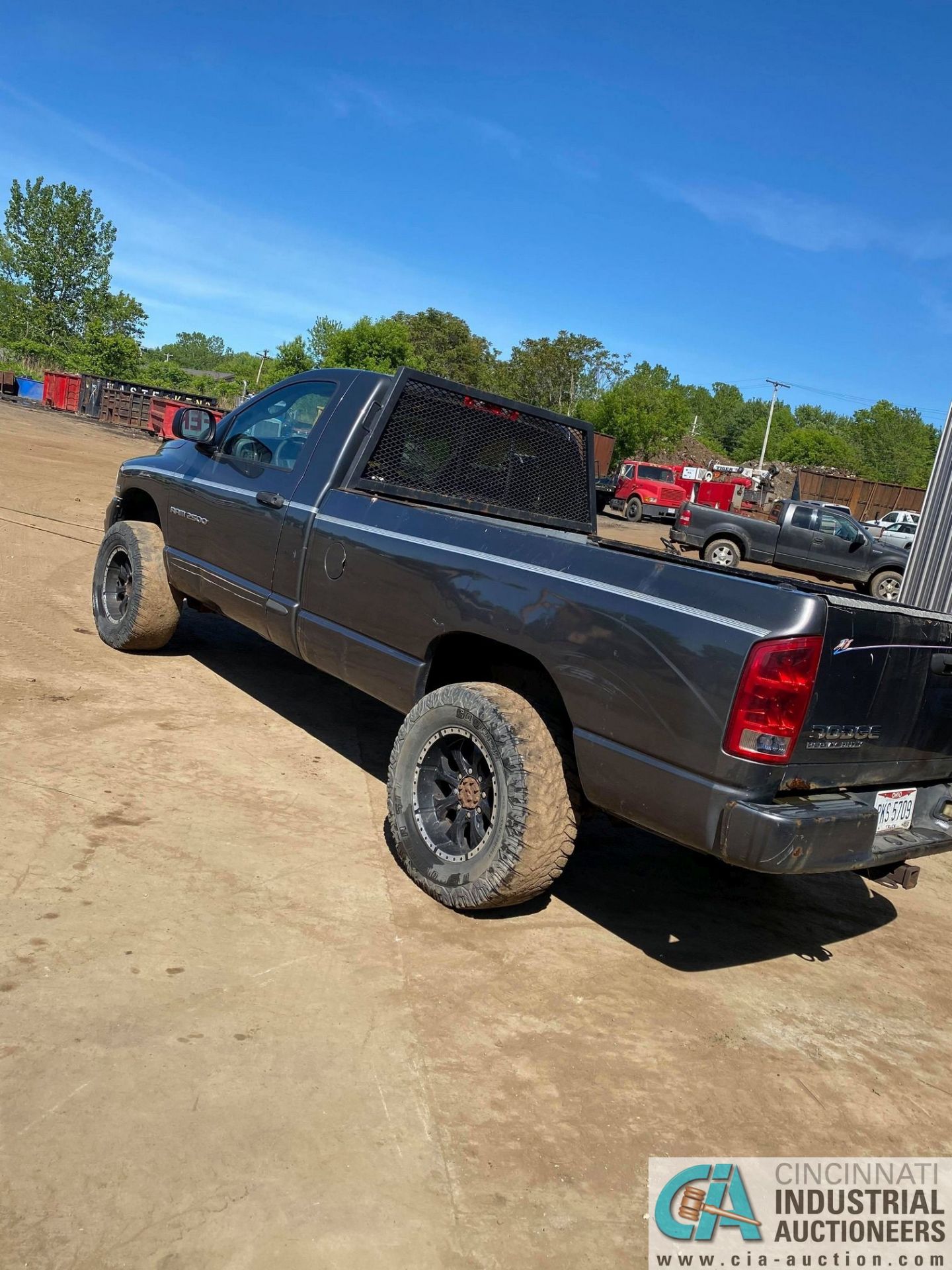 2004 DODGE 2500 4X4 GAS AUTOMATIC REGULAR CAB LONG BED TRUCK - Image 4 of 5