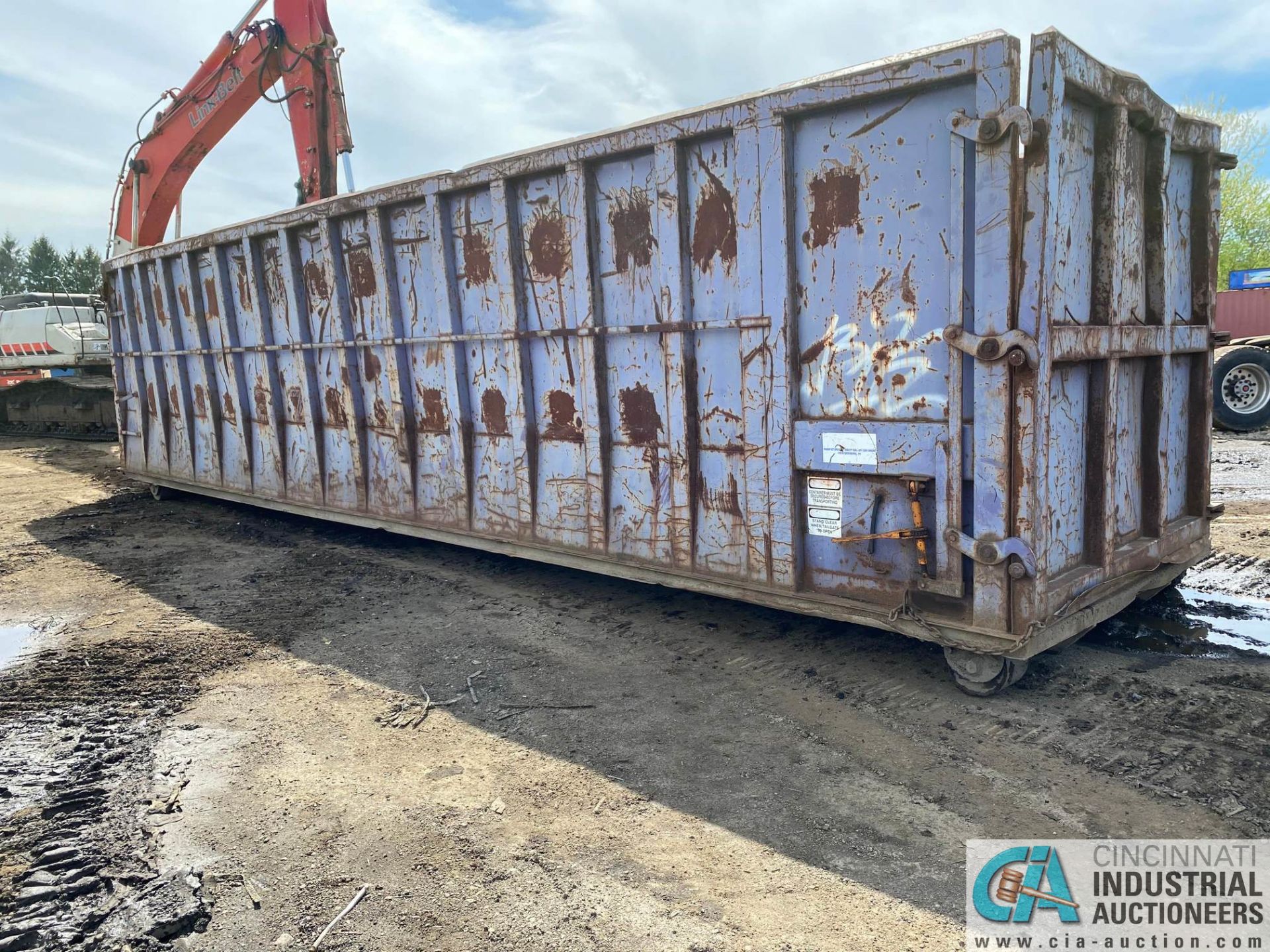 OPEN TOP STEEL CONSTRUCTED ROLLOFF CONTAINER, APPROX. 32' ONG X 7' HIGH X 8' WIDE - Image 3 of 7