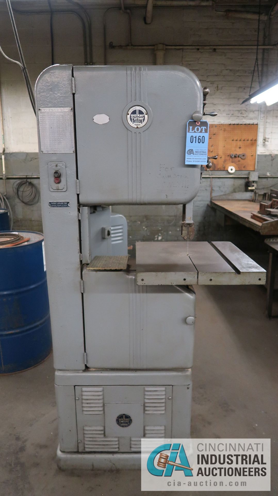 16" WALKER-TURNER VERTICAL BAND SAW - Image 2 of 5