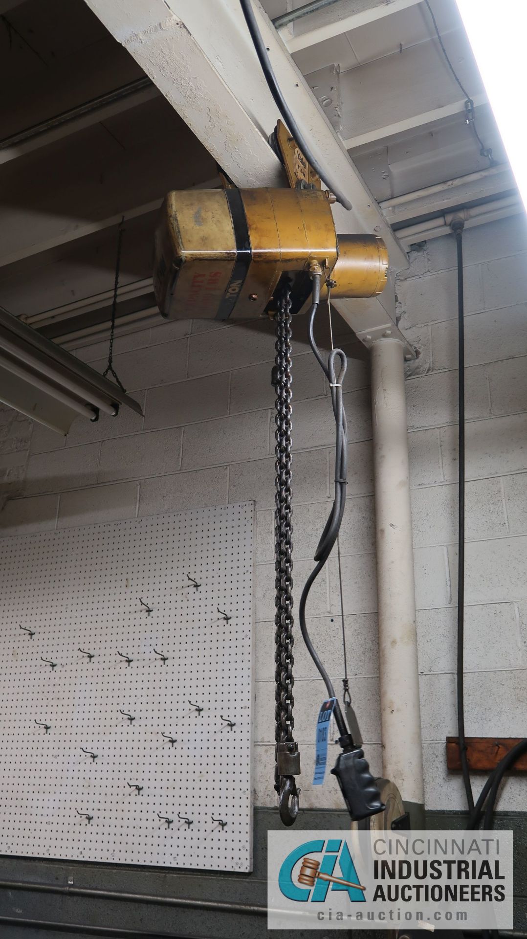 1/2 TON YALE ELECTRIC CHAIN HOIST