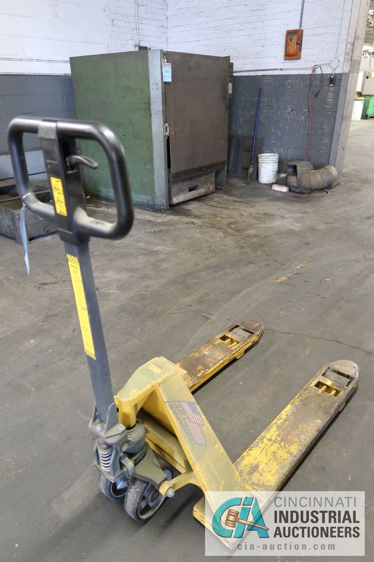 5,500 LB. PALLET TRUCK - Image 2 of 5