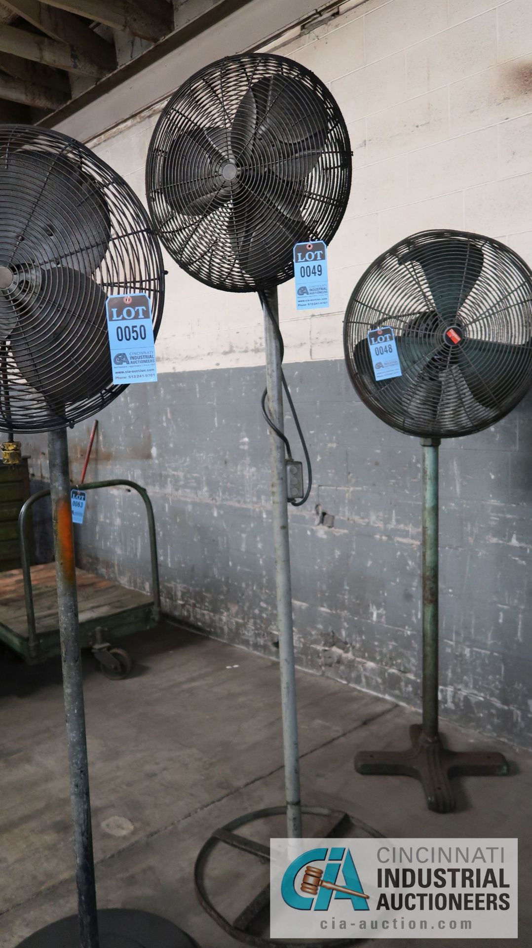 20" PEDESTAL AIR CIRCULATOR