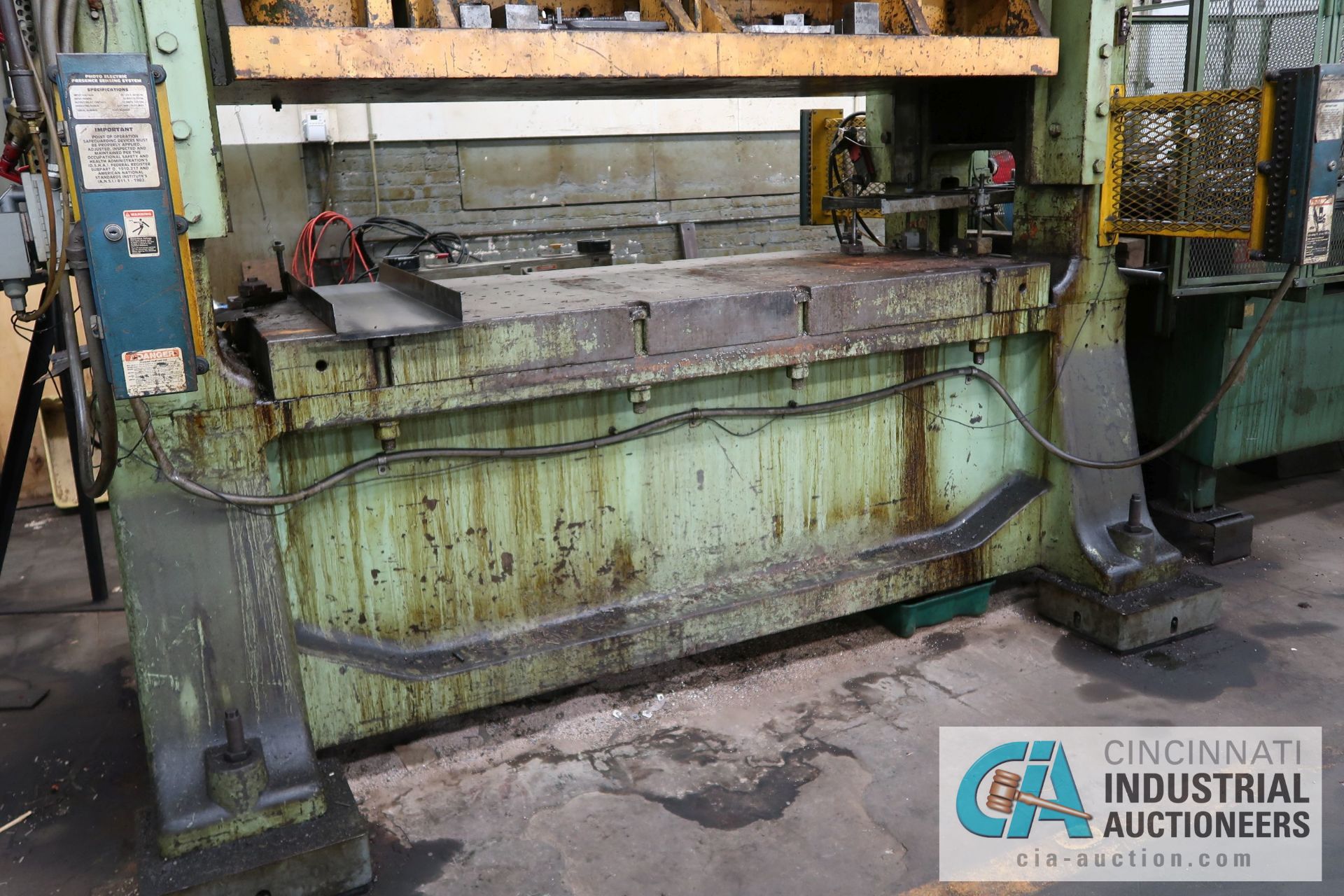 150 TON MINSTER MODEL S2-150-84-36 SSDC PRESS; S/N 9768, PB CONTROL, LIGHT CURTAINS, 6" STROKE, - Image 20 of 24