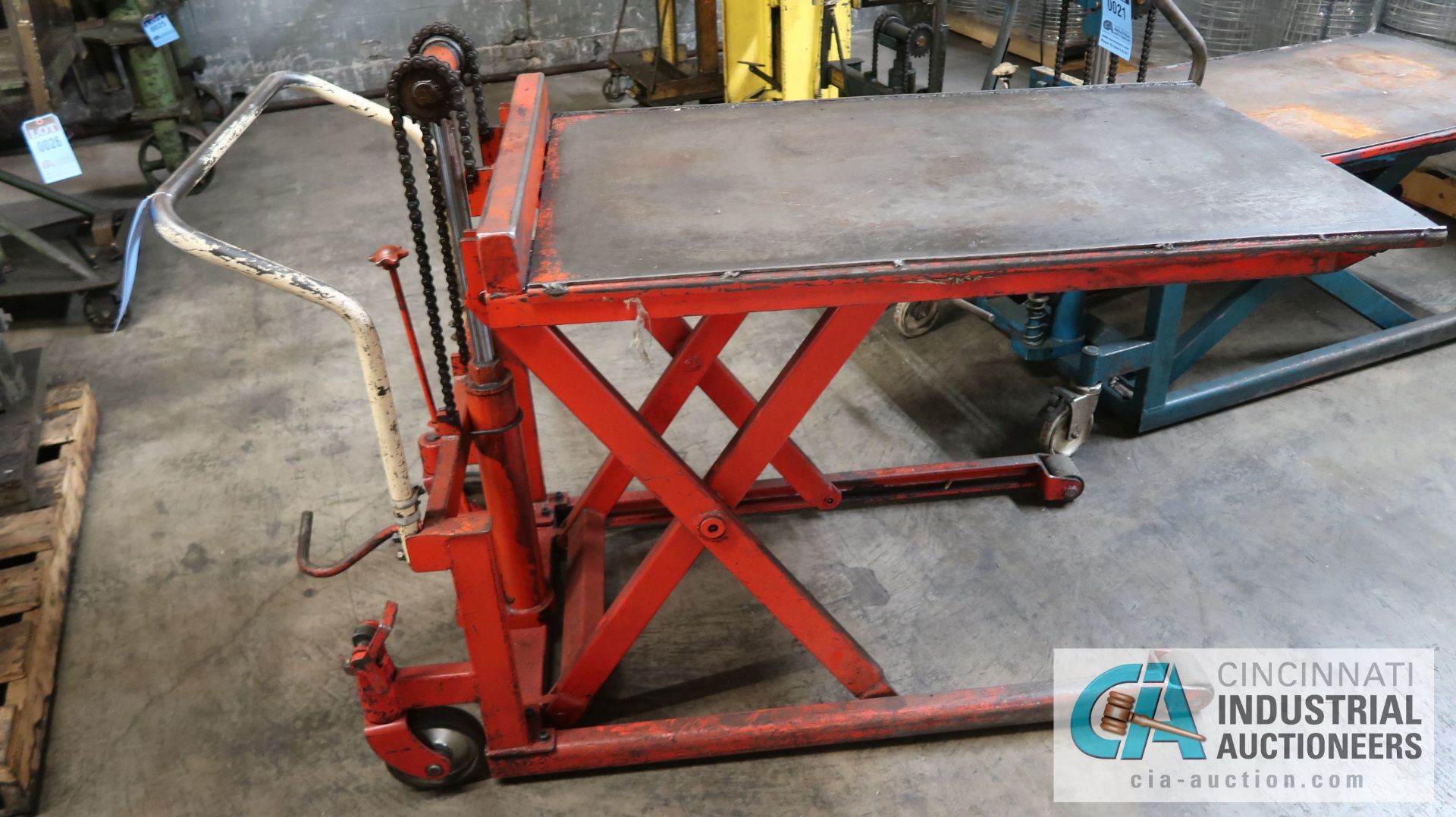 44" X 27" X 1,100 LB. BISHAMON PORTABLE HYDRAULIC DIE CART - Image 2 of 4