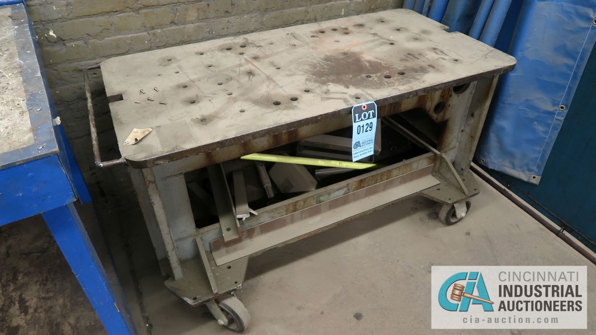 48" X 24" HEAVY DUTY STEEL PORTABLE WELDING TABLE - Image 4 of 4