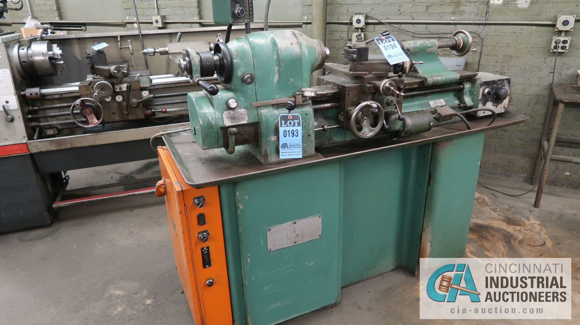 8" X 18" HARDINGE MODEL HLV PRECISION LATHE; SPINDLE SPEED 125 - 3,000 RPM, 5C COLLET CHUCK, - Image 2 of 10